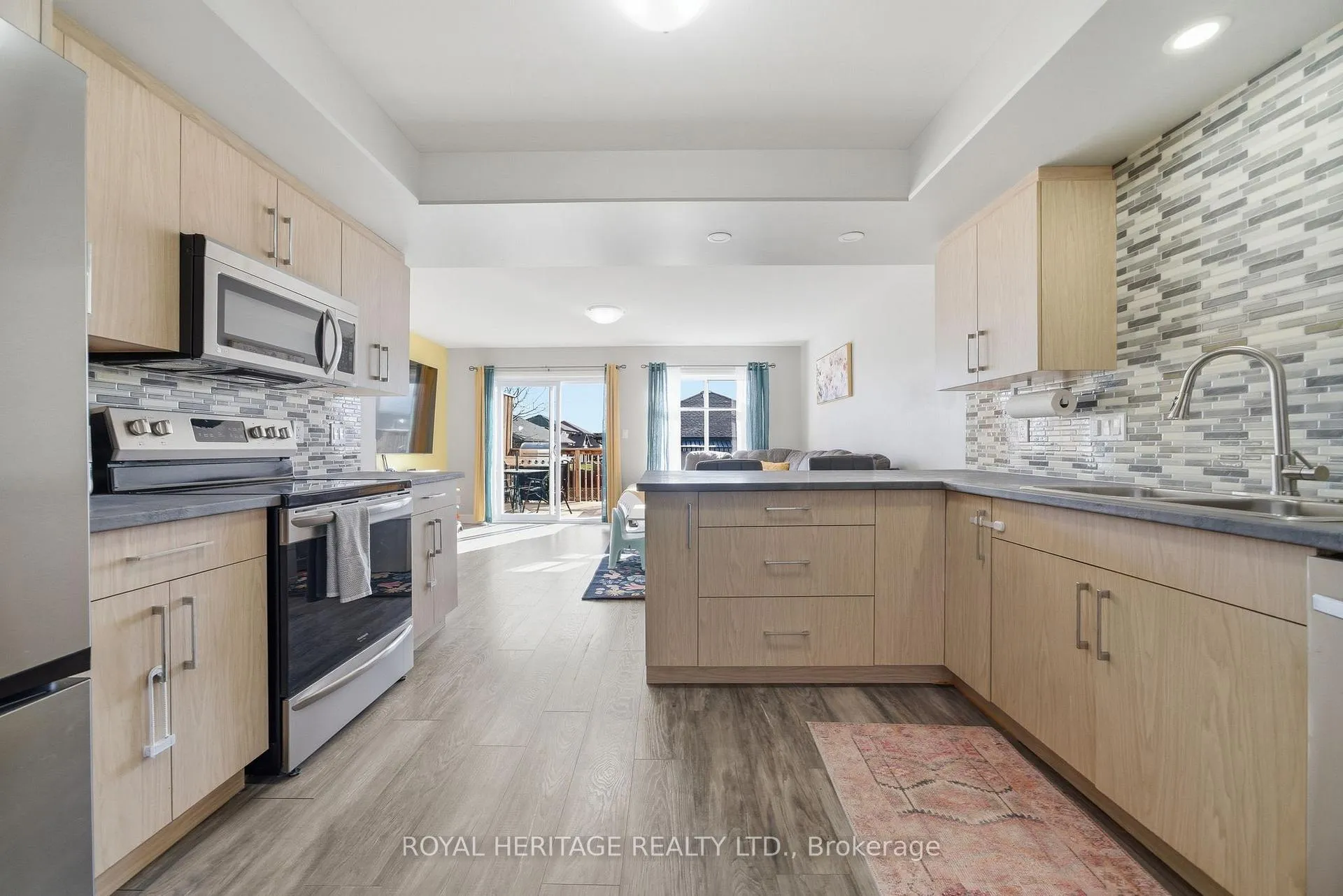 Photo 12 of 33 Dewal Place, Belleville, Belleville Ward — HOMEH