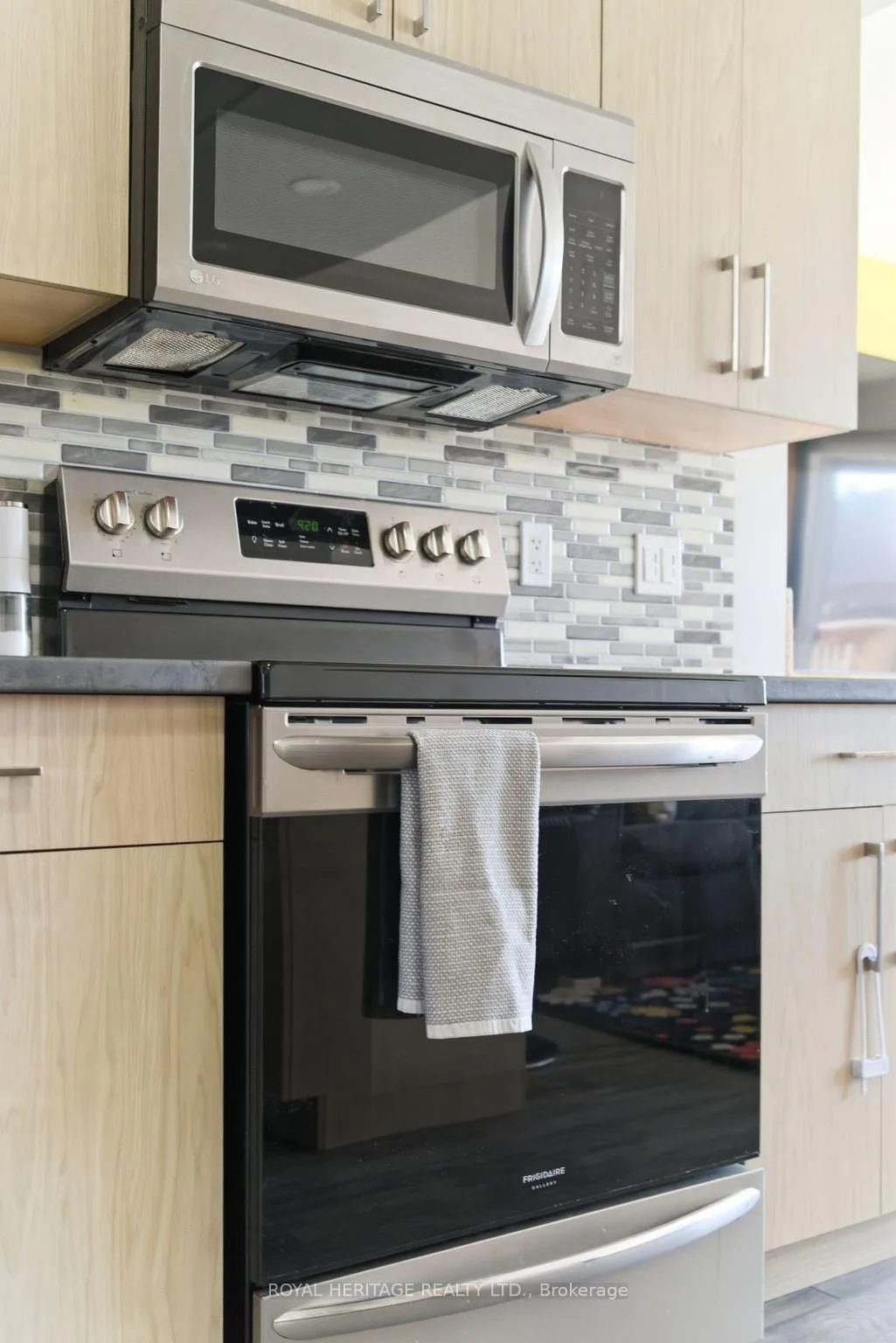 Photo 14 of 33 Dewal Place, Belleville, Belleville Ward — HOMEH