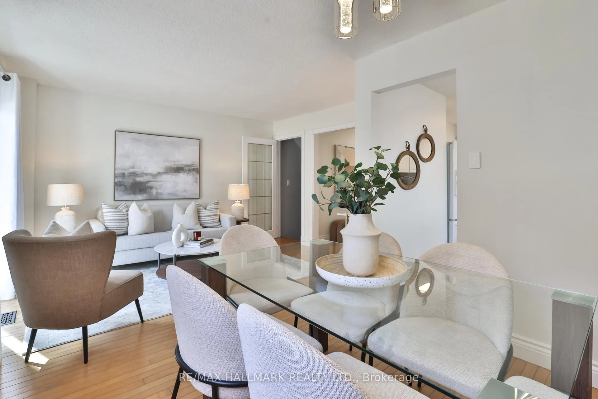 Photo 7 of 192 Martindale Crescent, Brampton, Brampton West — HOMEH