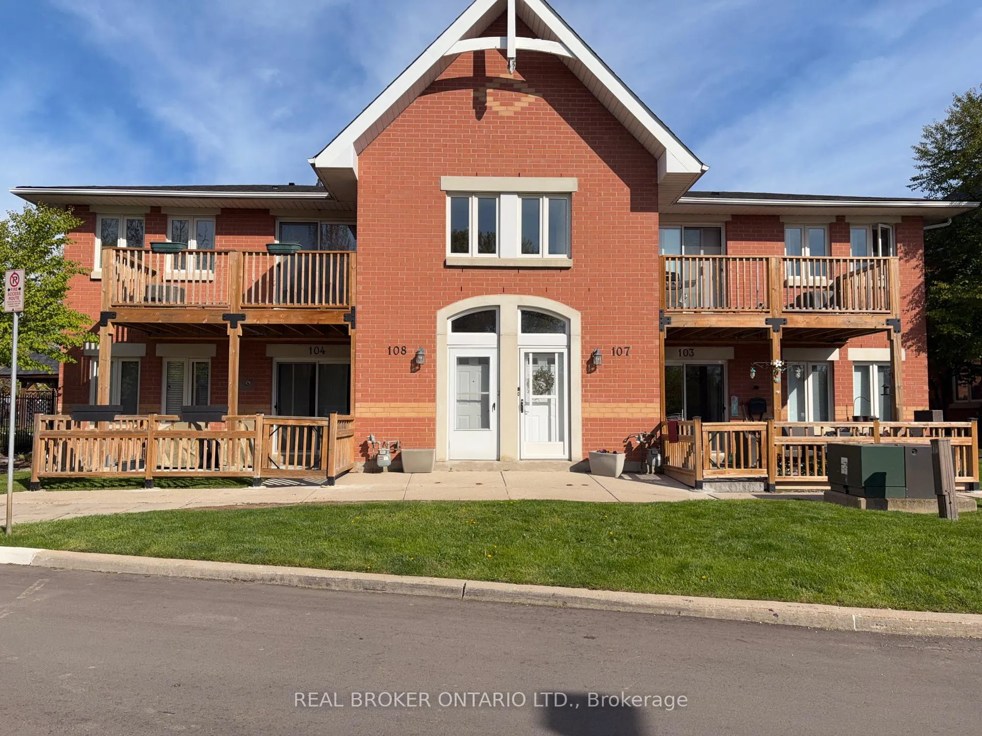 Photo 1 of Unit 108, 4140 Foxwood Drive, Burlington, Tansley — HOMEH