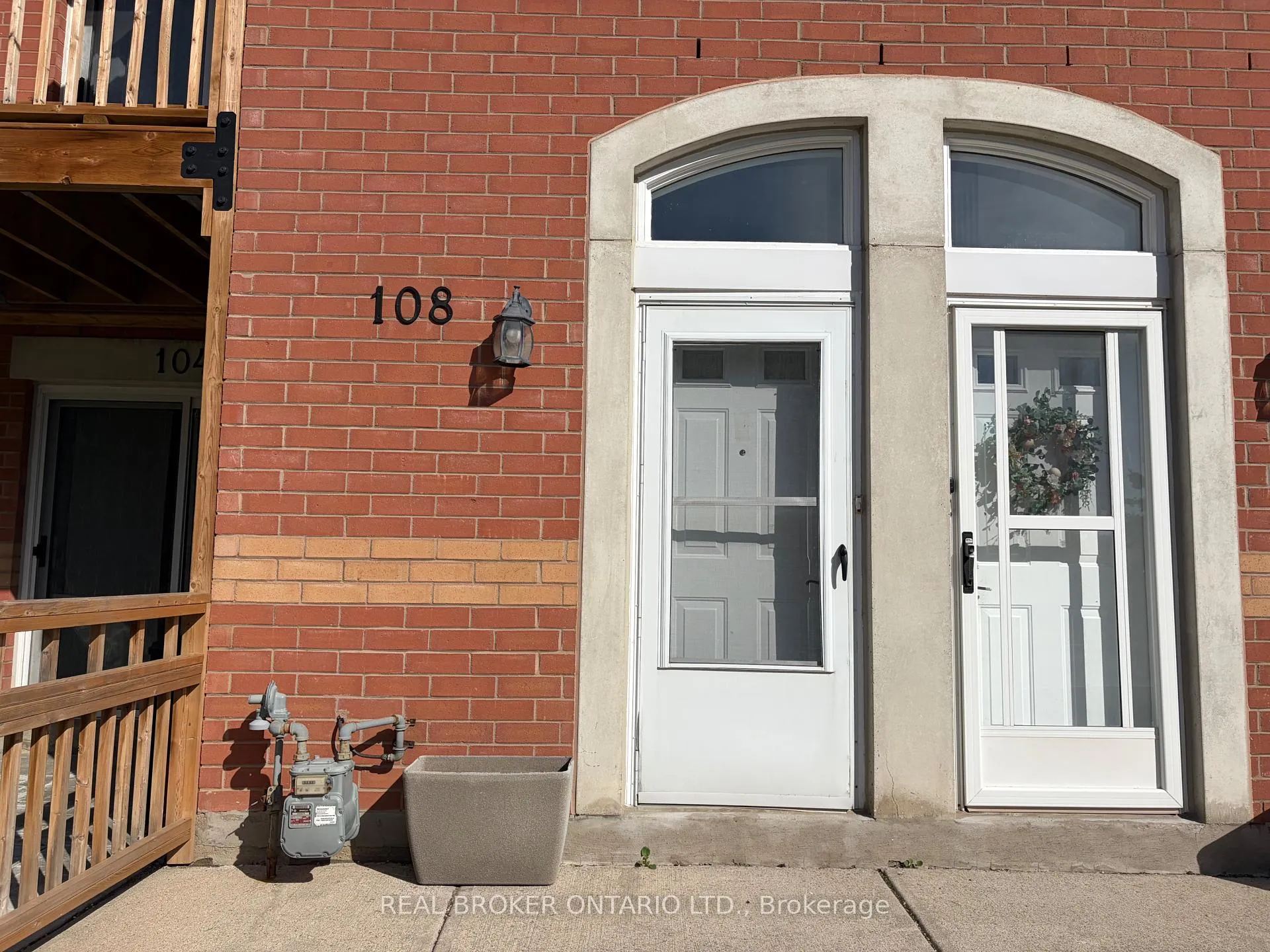 Photo 2 of Unit 108, 4140 Foxwood Drive, Burlington, Tansley — HOMEH