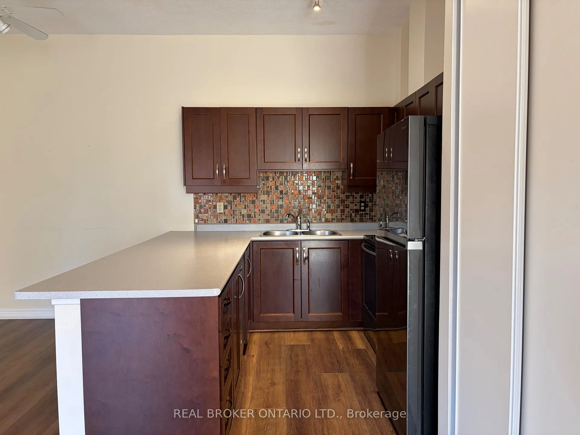 Photo 3 of Unit 108, 4140 Foxwood Drive, Burlington, Tansley — HOMEH