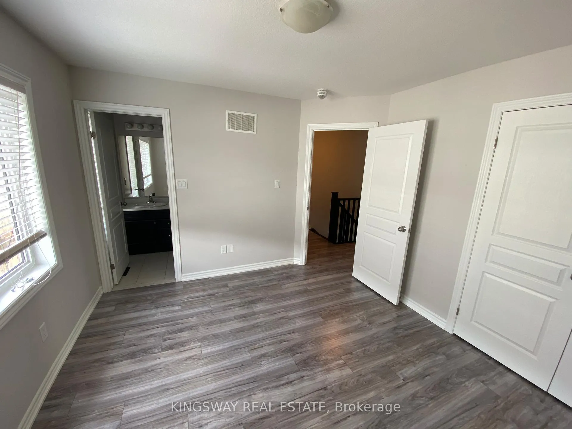 Photo 11 of 16 Kenridge Terrace, Hamilton, Stoney Creek Mountain — HOMEH