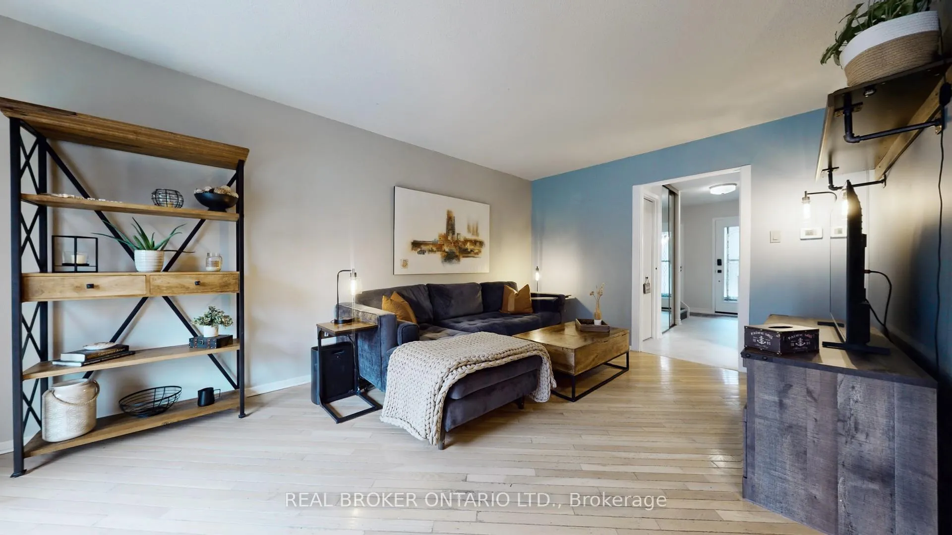 Photo 5 of 12 Woodglen Way, Markham, Unionville — HOMEH
