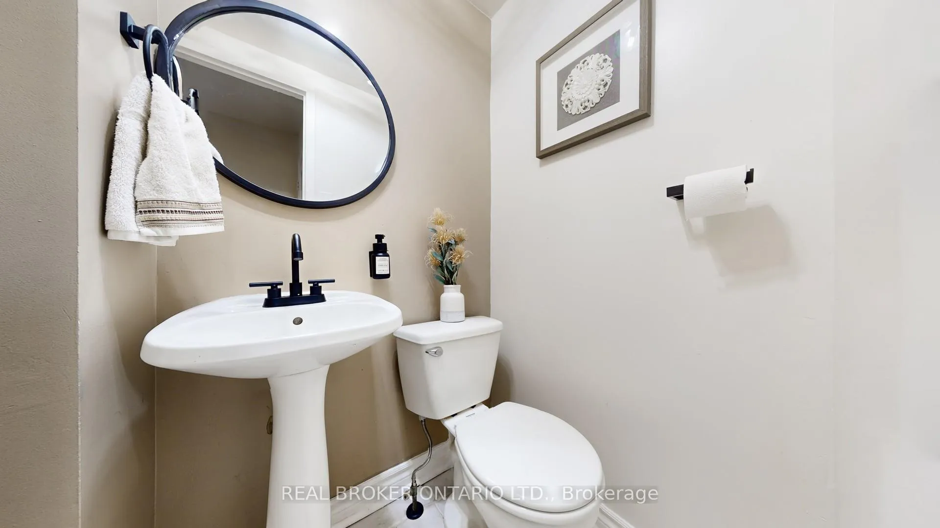Photo 9 of 12 Woodglen Way, Markham, Unionville — HOMEH