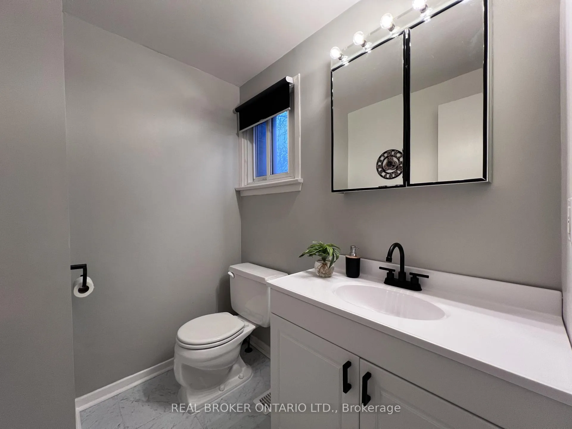 Photo 13 of 12 Woodglen Way, Markham, Unionville — HOMEH