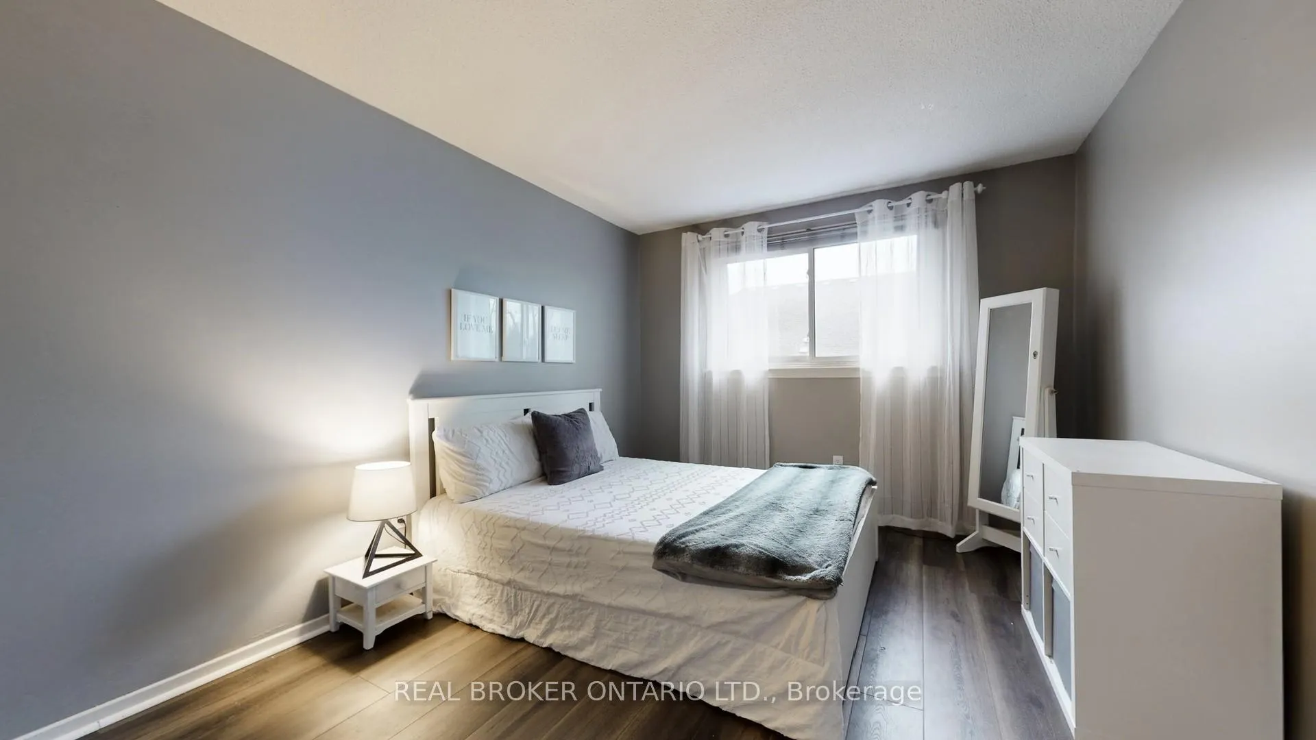 Photo 14 of 12 Woodglen Way, Markham, Unionville — HOMEH