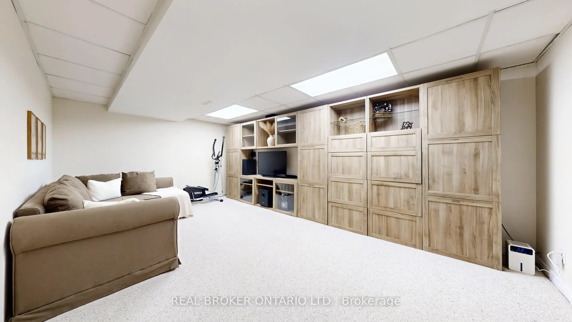 Photo 18 of 12 Woodglen Way, Markham, Unionville — HOMEH