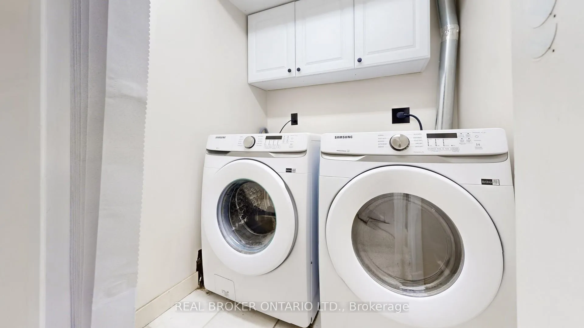 Photo 22 of 12 Woodglen Way, Markham, Unionville — HOMEH