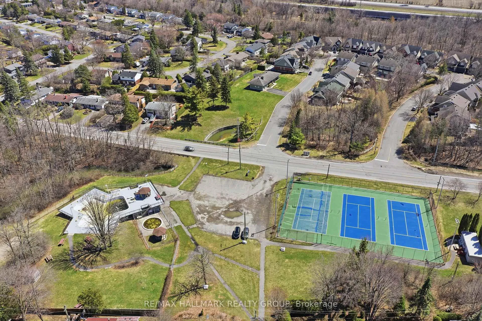 Photo 36 of 68 Corkstown Road, Ottawa, Lakeview Park — HOMEH