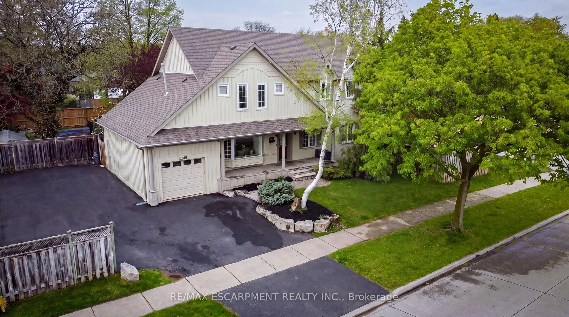 Photo 2 of 5349 Bromley Road, Burlington, Appleby — HOMEH