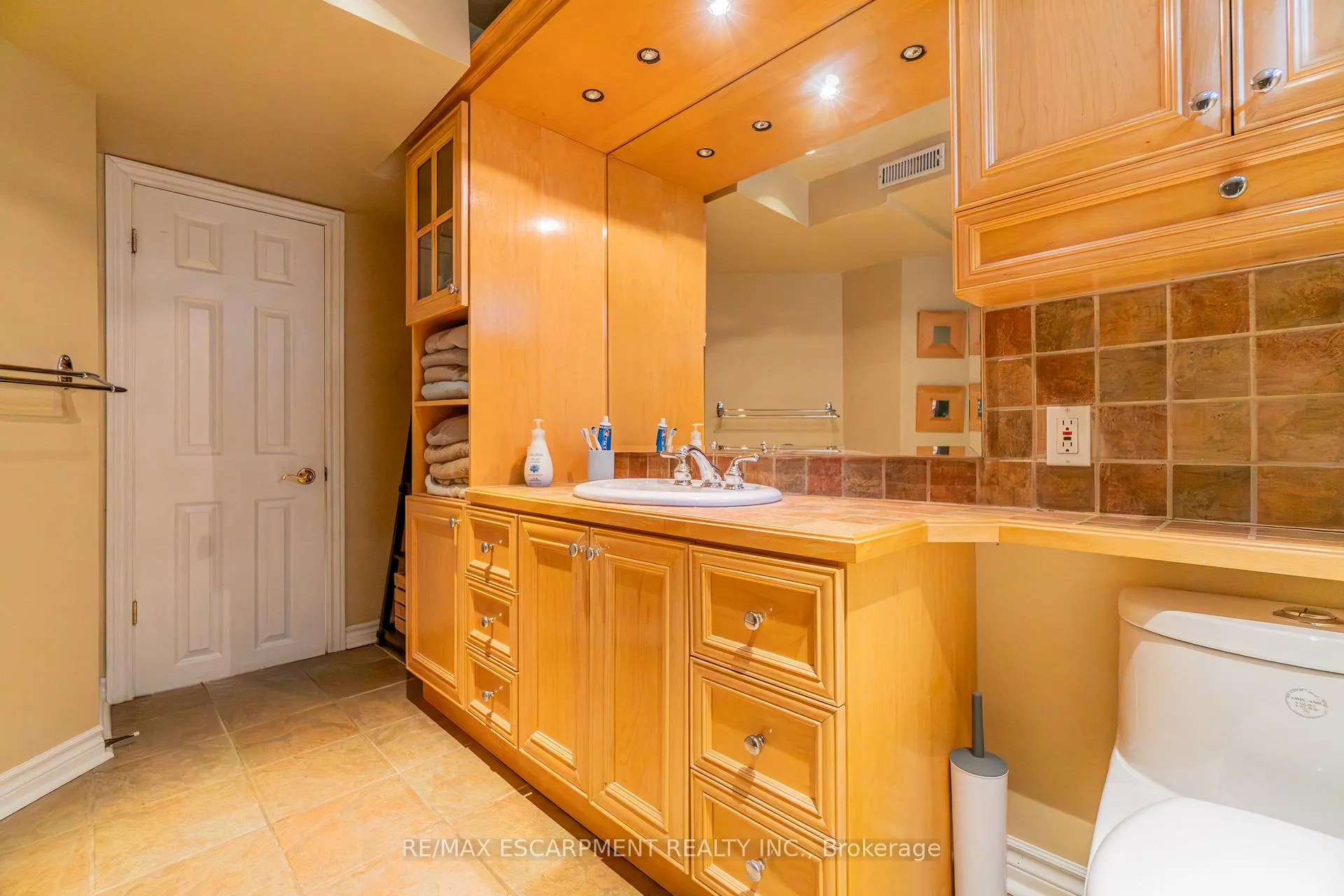 Photo 36 of 5349 Bromley Road, Burlington, Appleby — HOMEH