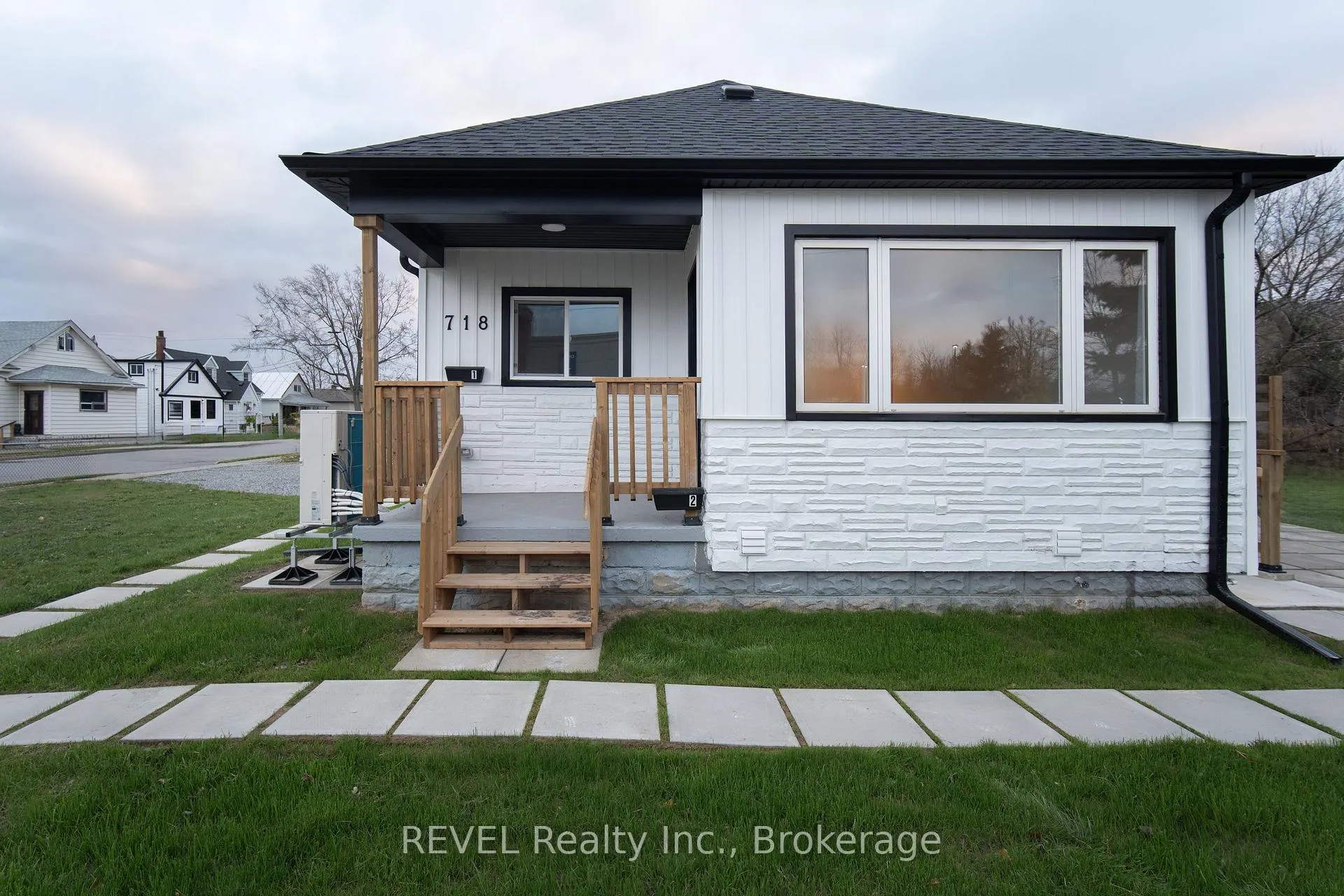 Photo 1 of Unit Upper, 718 Ontario Road, Welland, Lincoln/Crowland — HOMEH