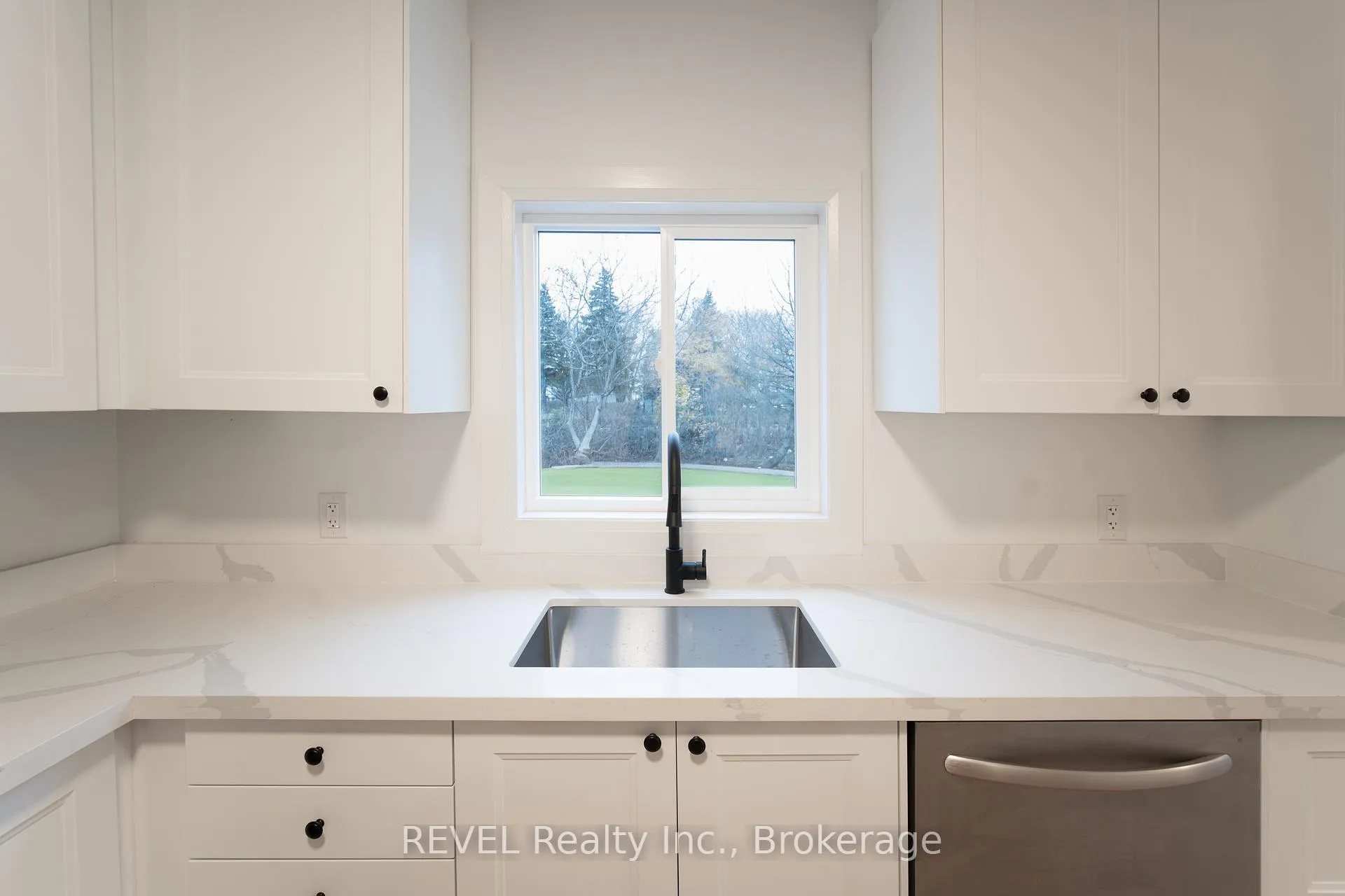 Photo 5 of Unit Upper, 718 Ontario Road, Welland, Lincoln/Crowland — HOMEH