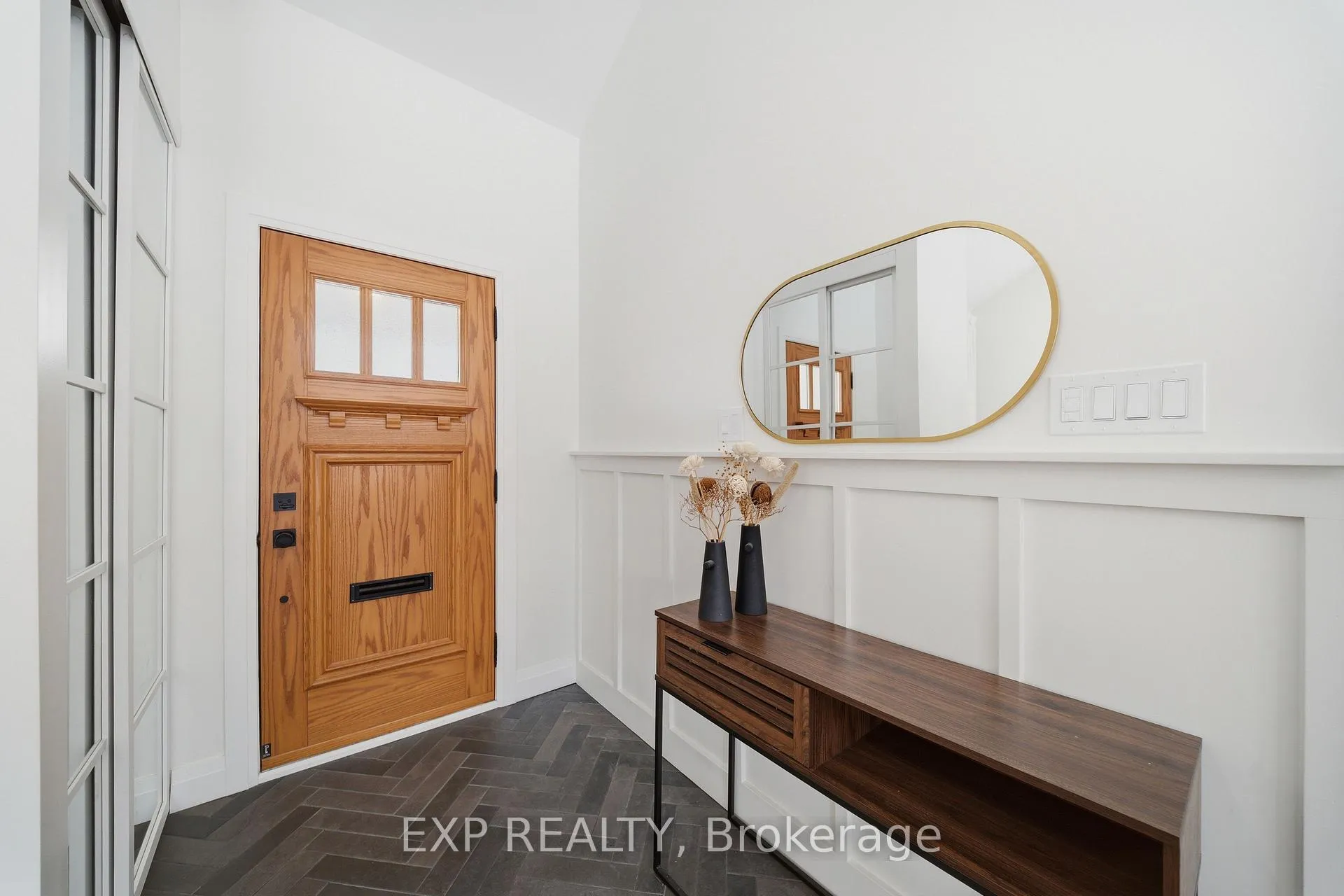 Photo 2 of 89 Norice Street, Ottawa, Meadowlands/Crestview — HOMEH