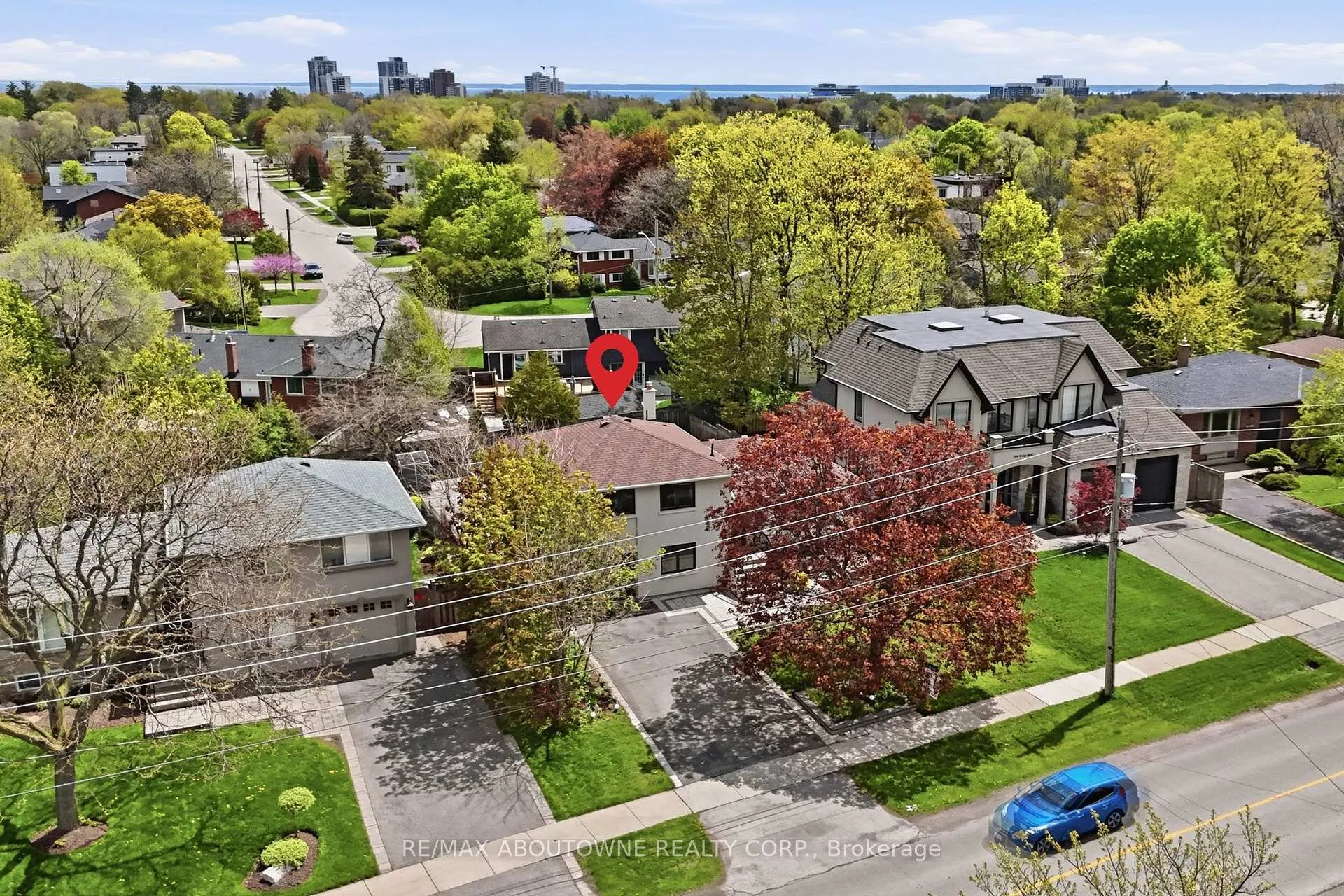 Photo 1 of 2122 Bridge Road, Oakville, West — HOMEH