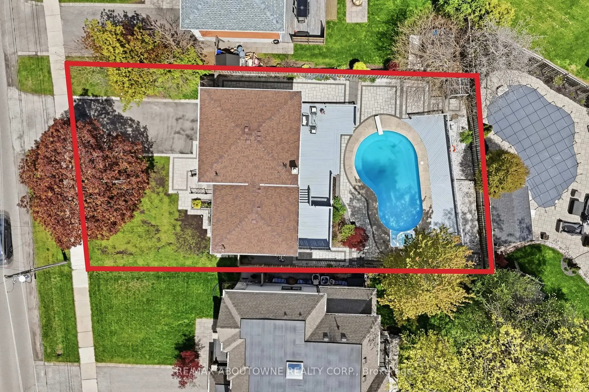 Photo 3 of 2122 Bridge Road, Oakville, West — HOMEH