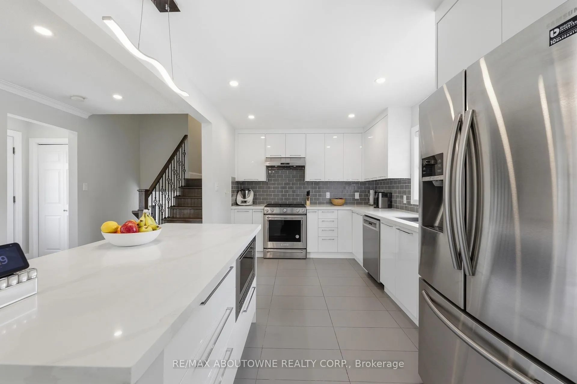 Photo 14 of 2122 Bridge Road, Oakville, West — HOMEH