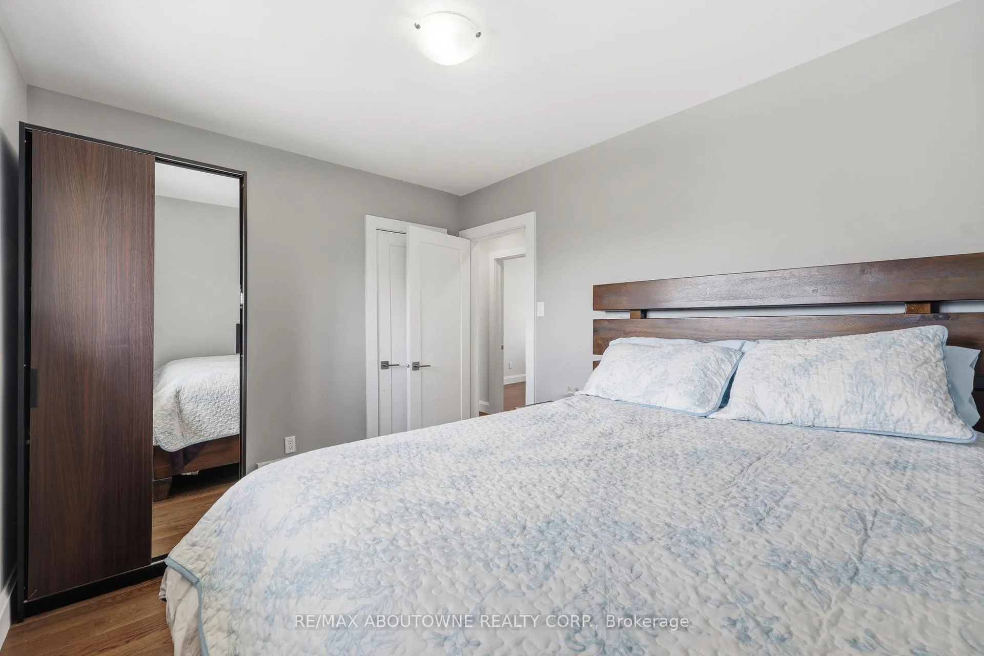 Photo 20 of 2122 Bridge Road, Oakville, West — HOMEH