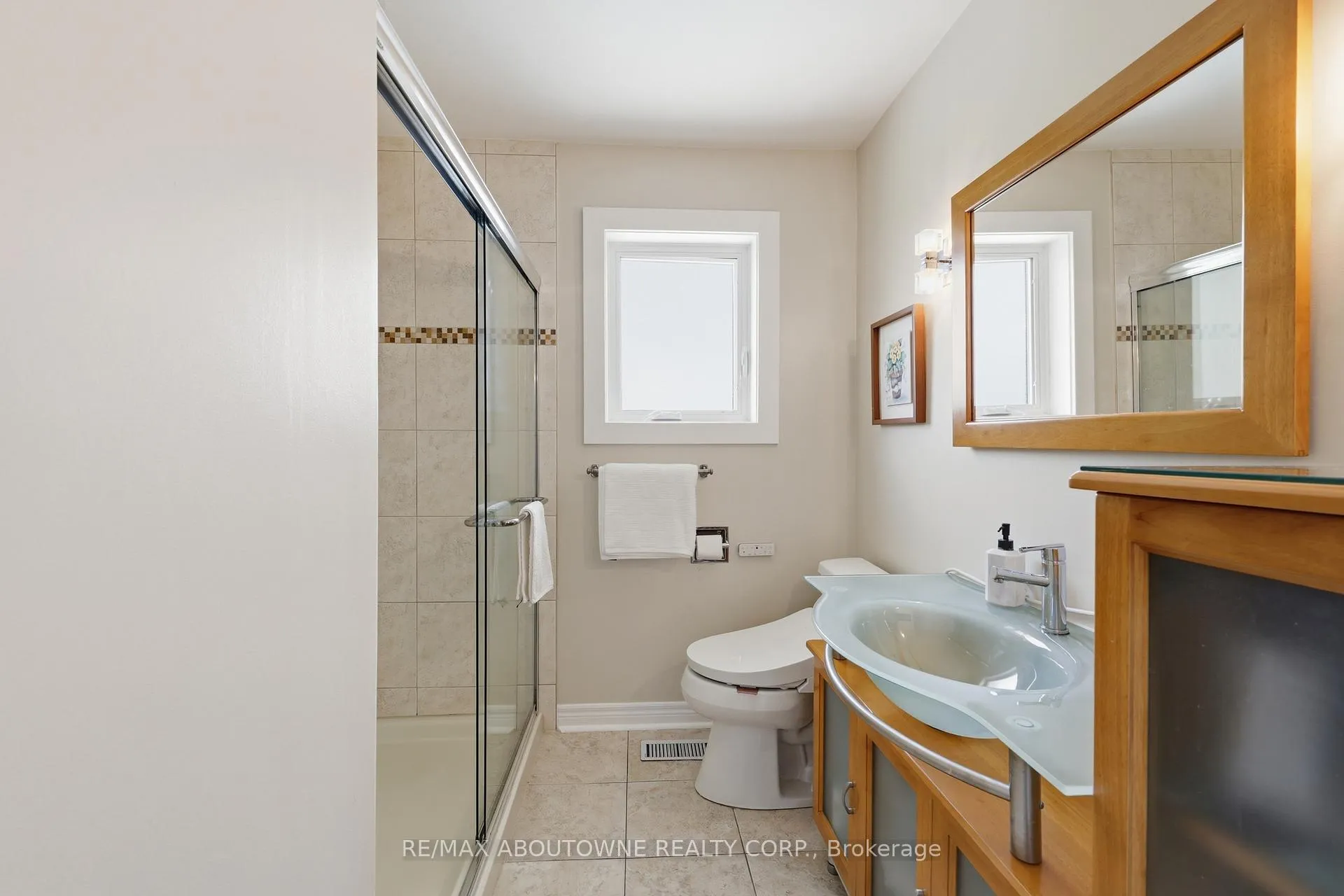 Photo 24 of 2122 Bridge Road, Oakville, West — HOMEH