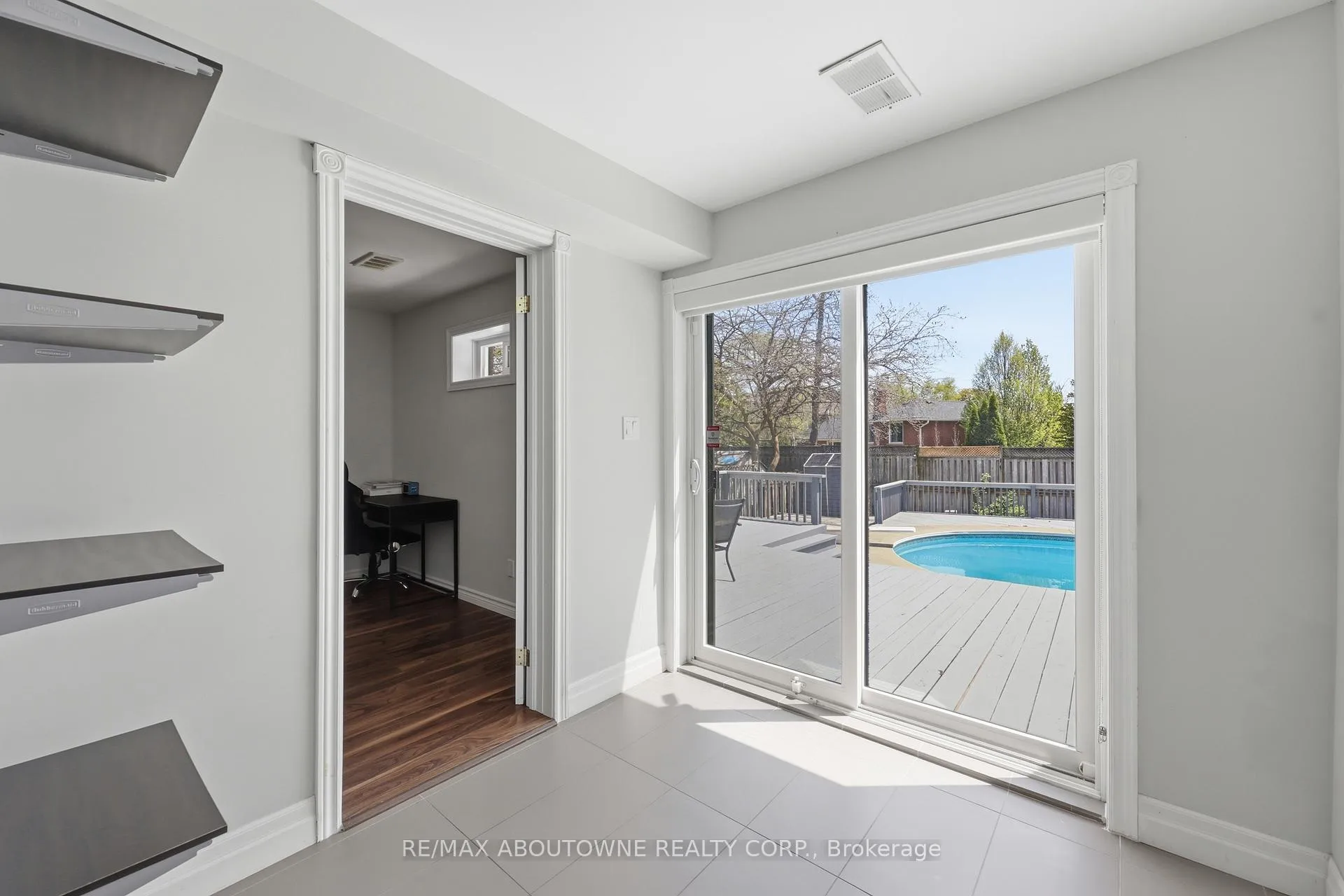 Photo 28 of 2122 Bridge Road, Oakville, West — HOMEH