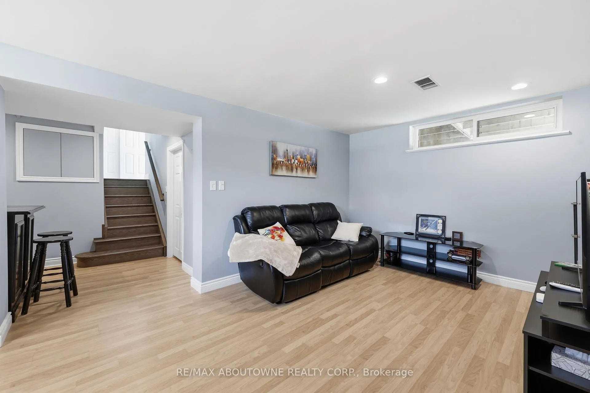 Photo 31 of 2122 Bridge Road, Oakville, West — HOMEH