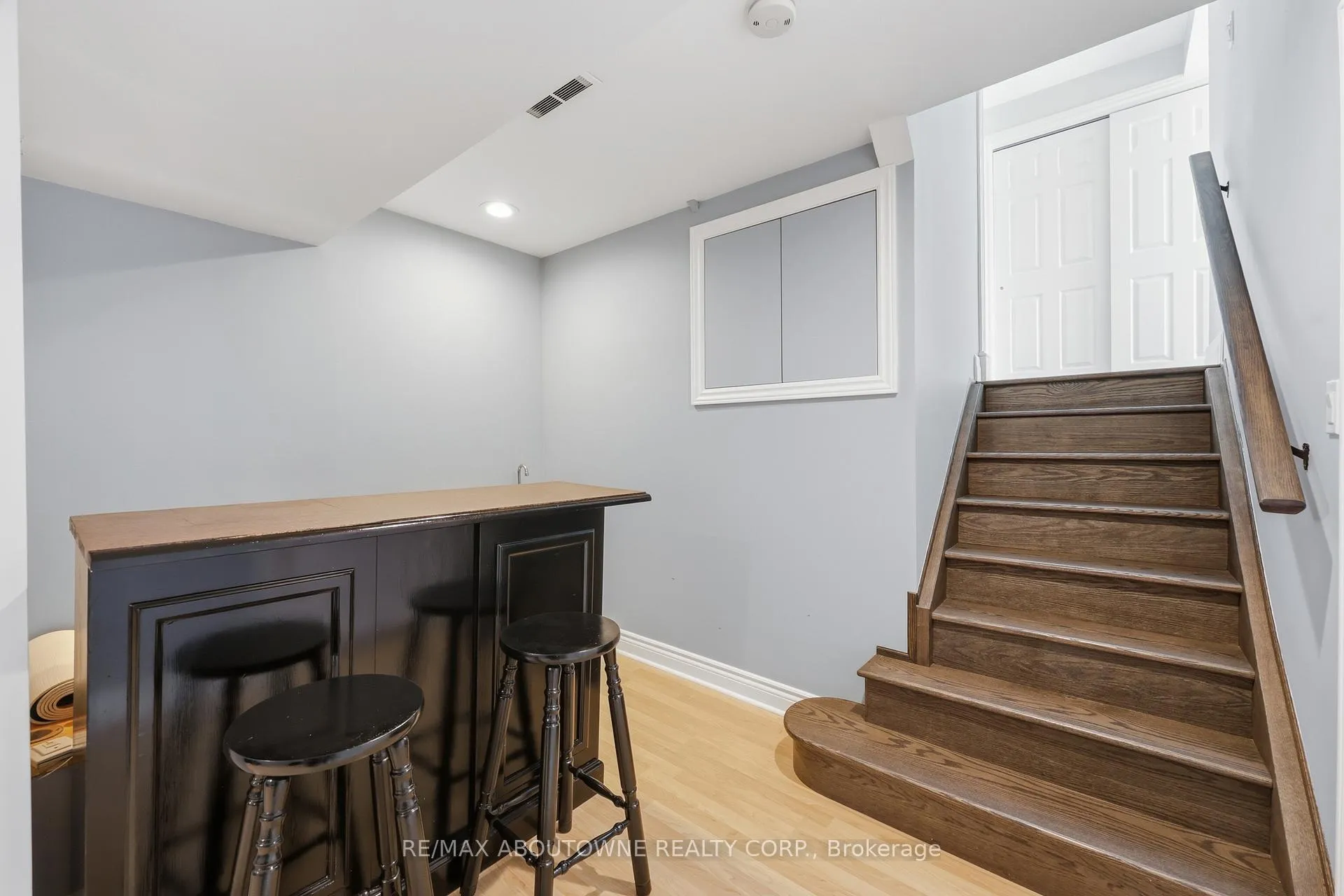 Photo 32 of 2122 Bridge Road, Oakville, West — HOMEH