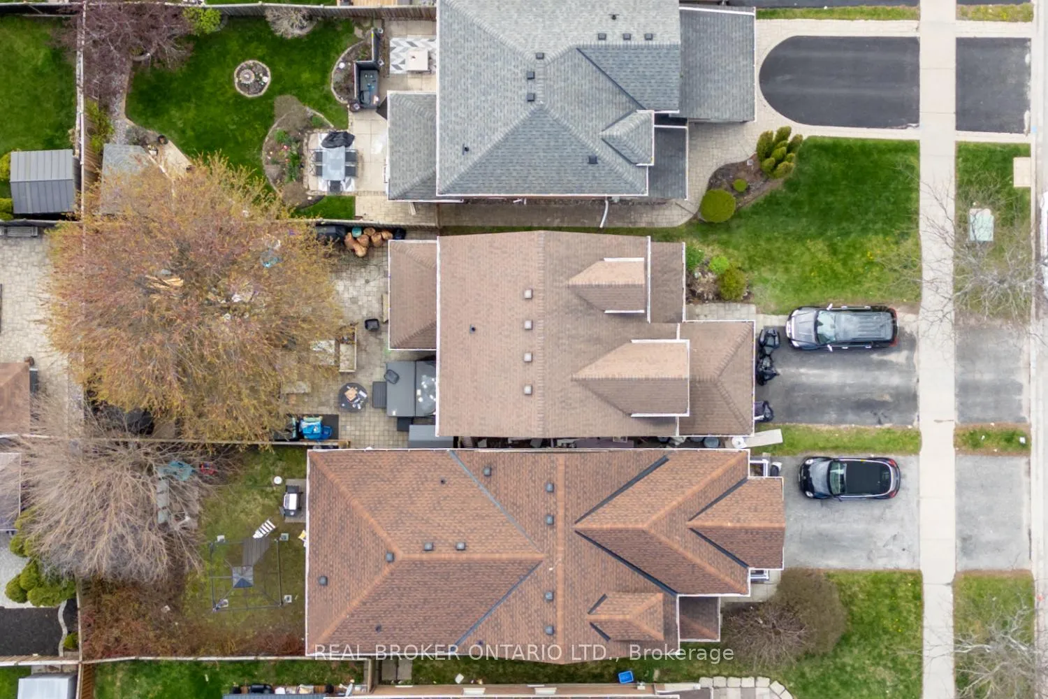 Photo 5 of 43 Madden Place, Clarington, Bowmanville — HOMEH