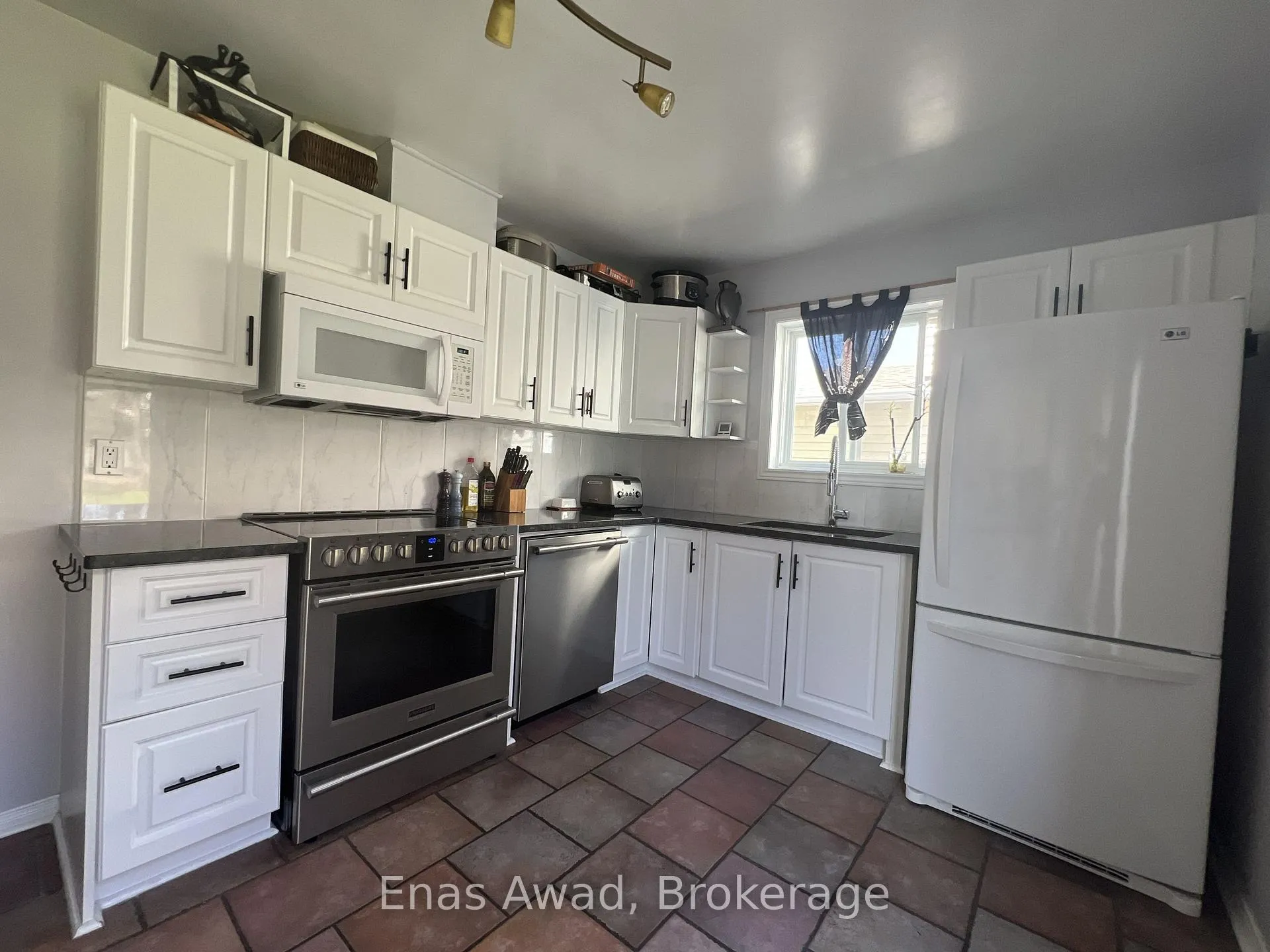 Photo 10 of 155 Shearer Crescent, Ottawa, Kanata - Katimavik — HOMEH