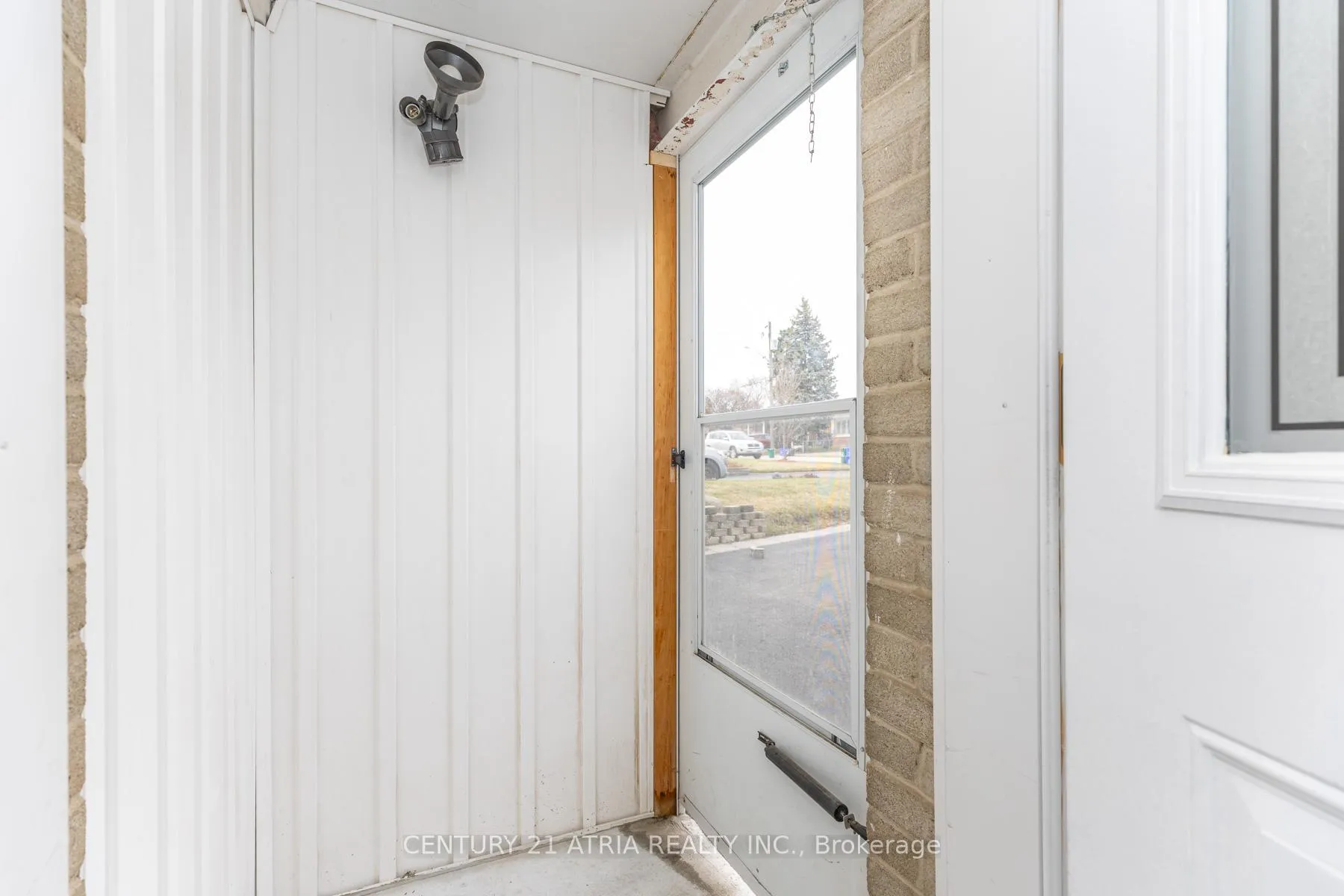 Photo 3 of Unit Bsmt, 805 Batory Avenue, Pickering, West Shore — HOMEH