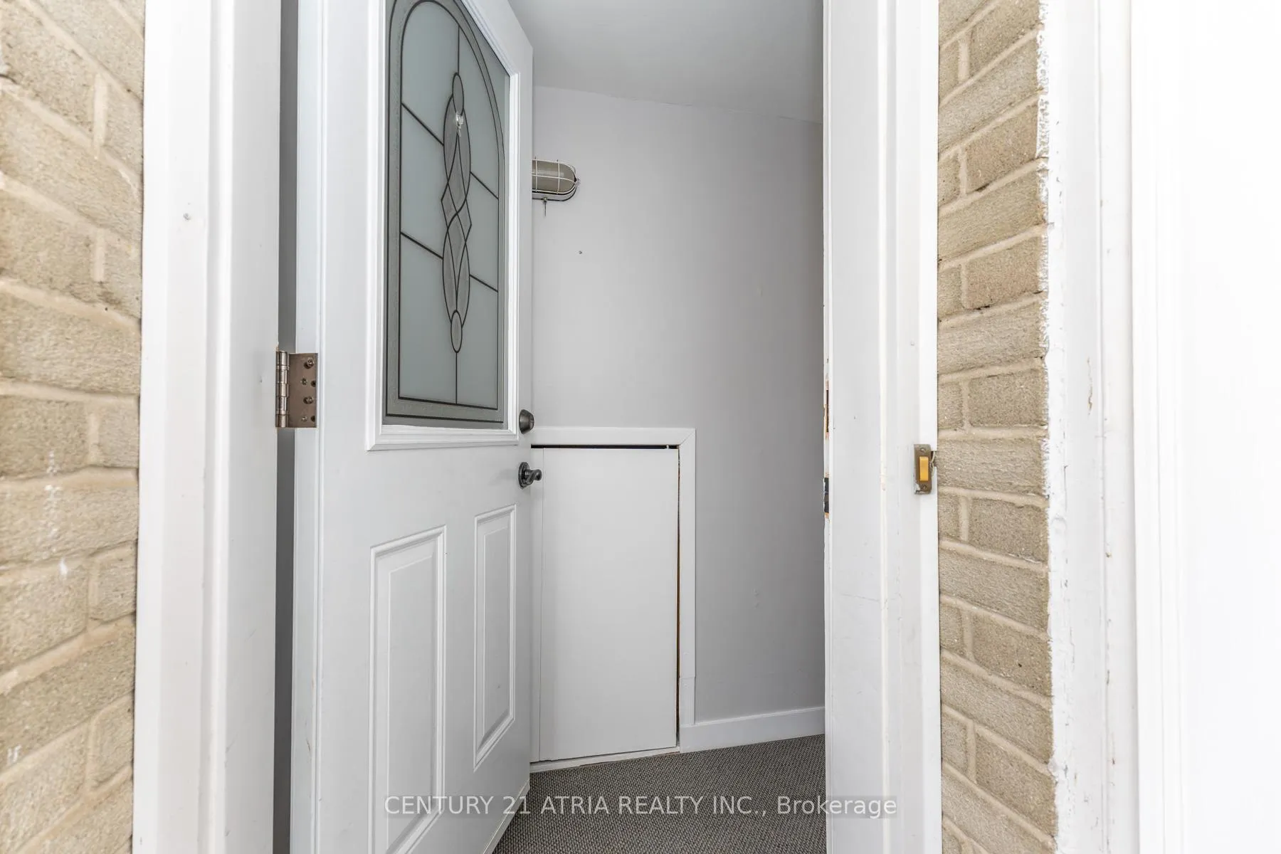 Photo 4 of Unit Bsmt, 805 Batory Avenue, Pickering, West Shore — HOMEH