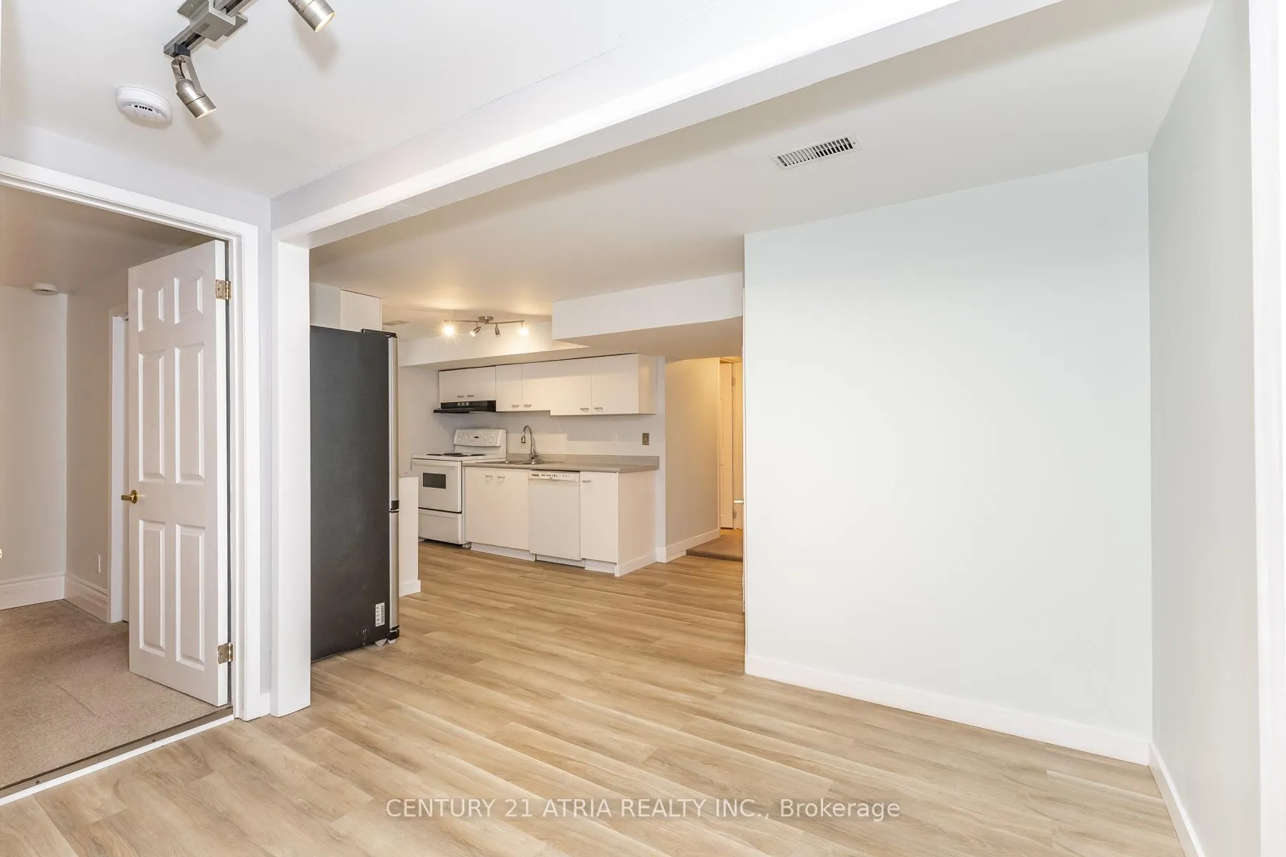 Photo 6 of Unit Bsmt, 805 Batory Avenue, Pickering, West Shore — HOMEH