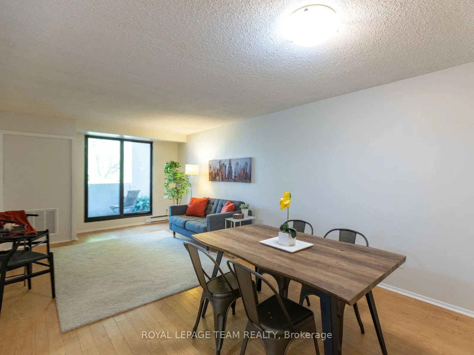 Photo 4 of Unit 404, 200 Bay Street, Ottawa, Ottawa Centre — HOMEH