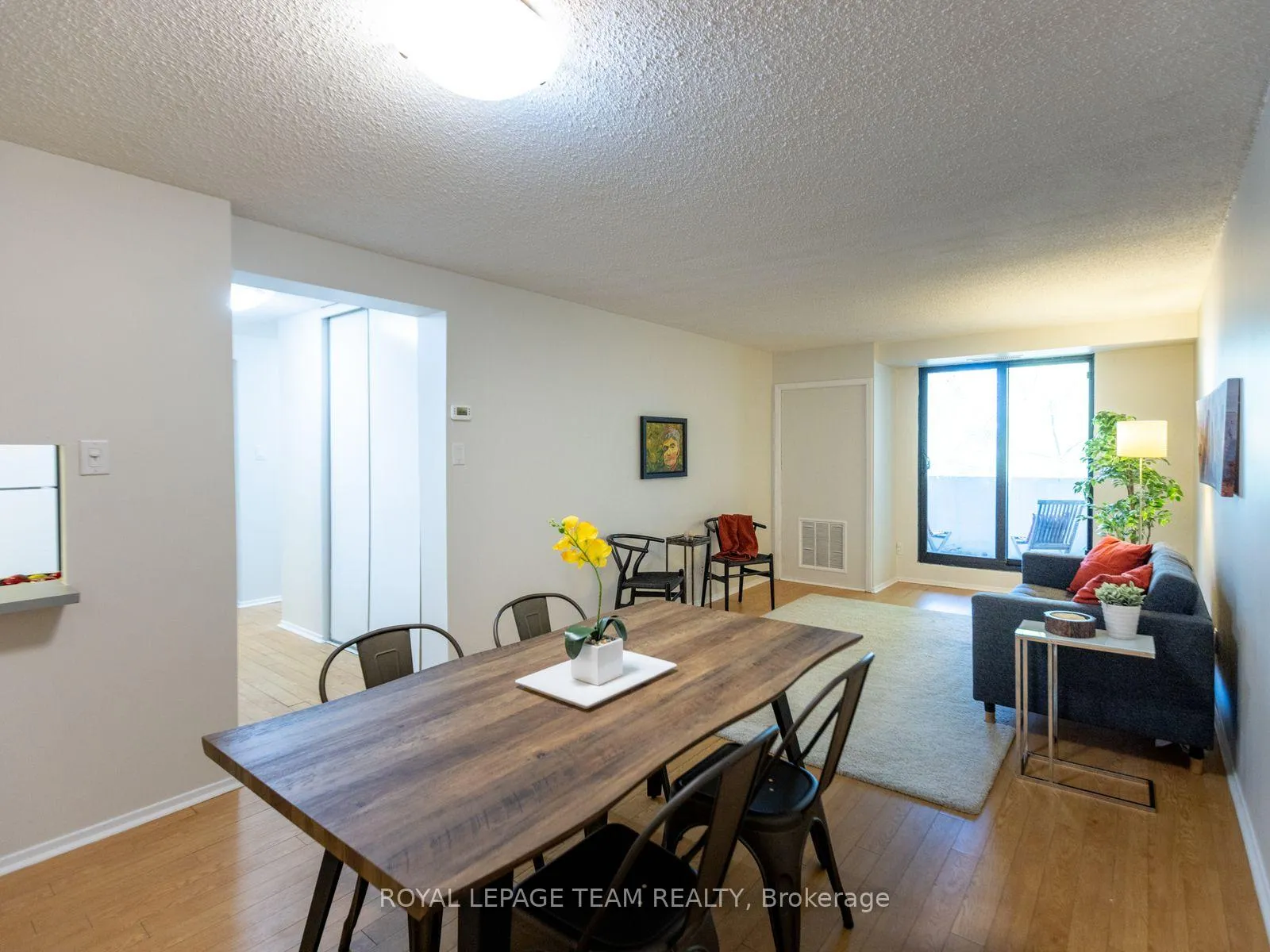 Photo 5 of Unit 404, 200 Bay Street, Ottawa, Ottawa Centre — HOMEH