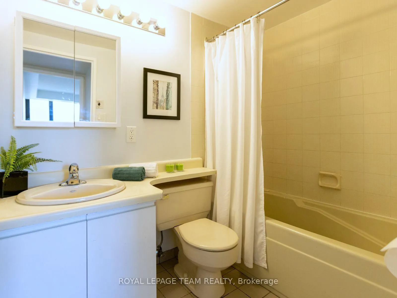 Photo 13 of Unit 404, 200 Bay Street, Ottawa, Ottawa Centre — HOMEH