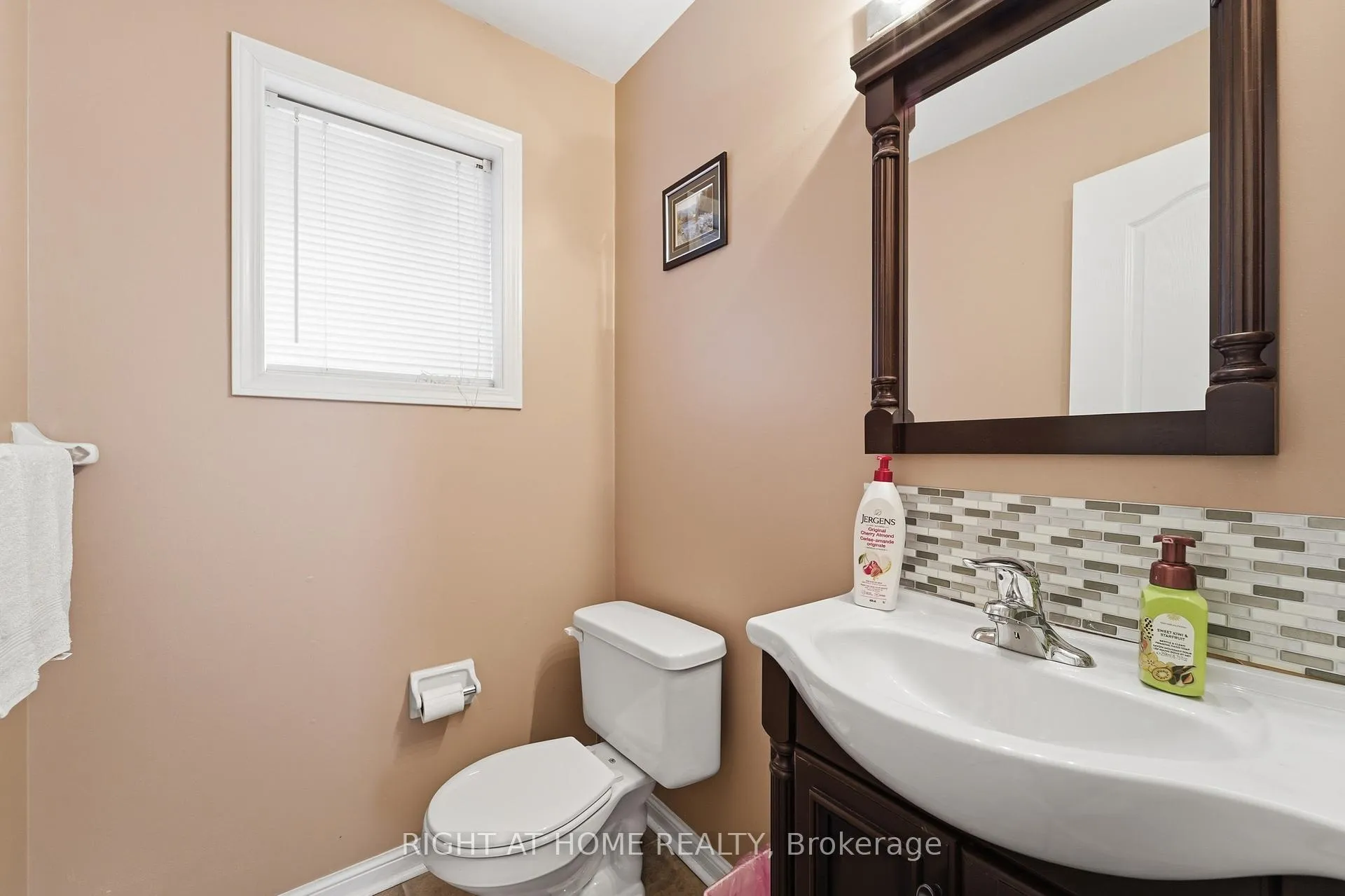 Photo 5 of 83 Headwater Road, Caledon, Bolton West — HOMEH