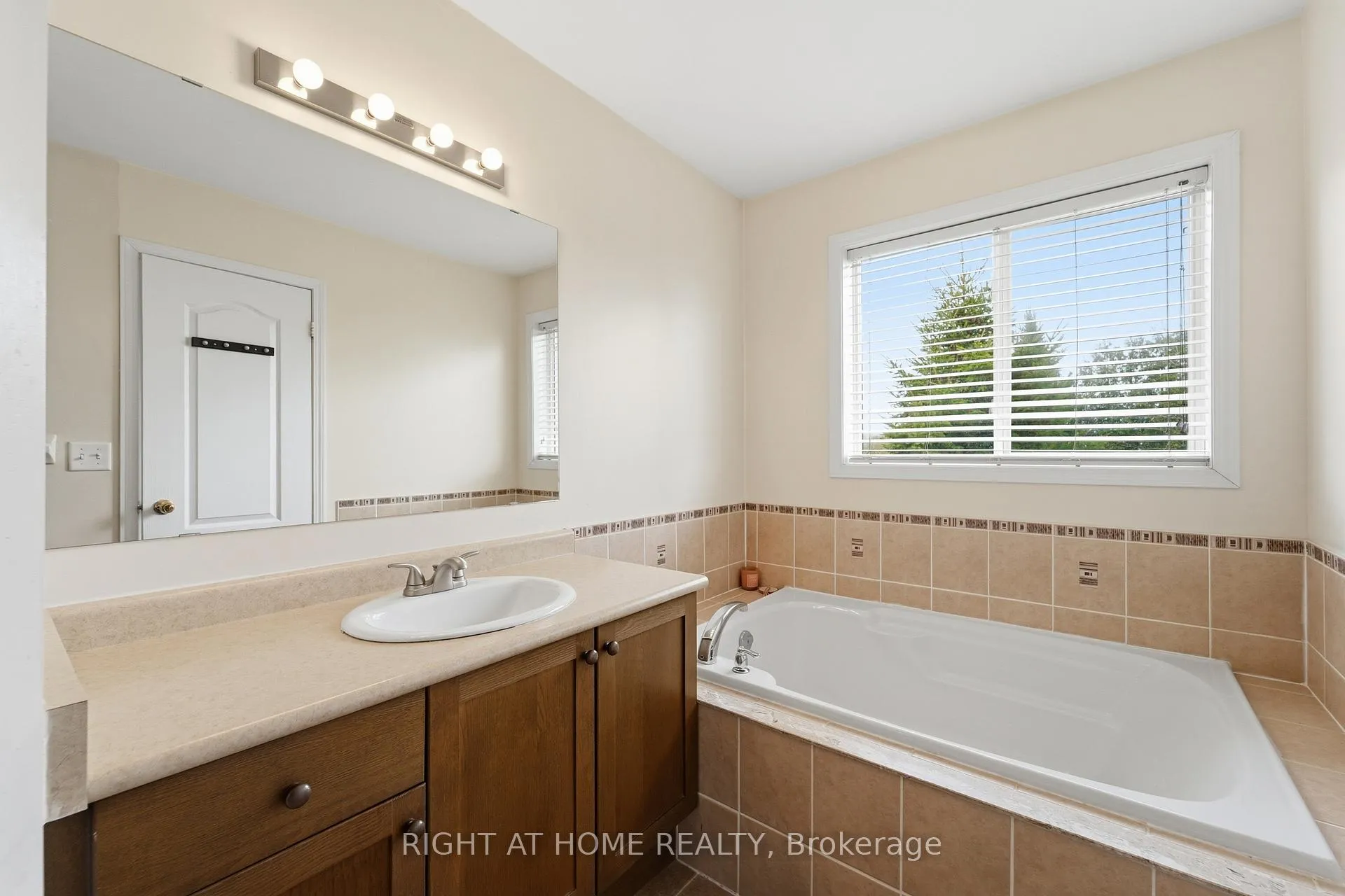 Photo 21 of 83 Headwater Road, Caledon, Bolton West — HOMEH