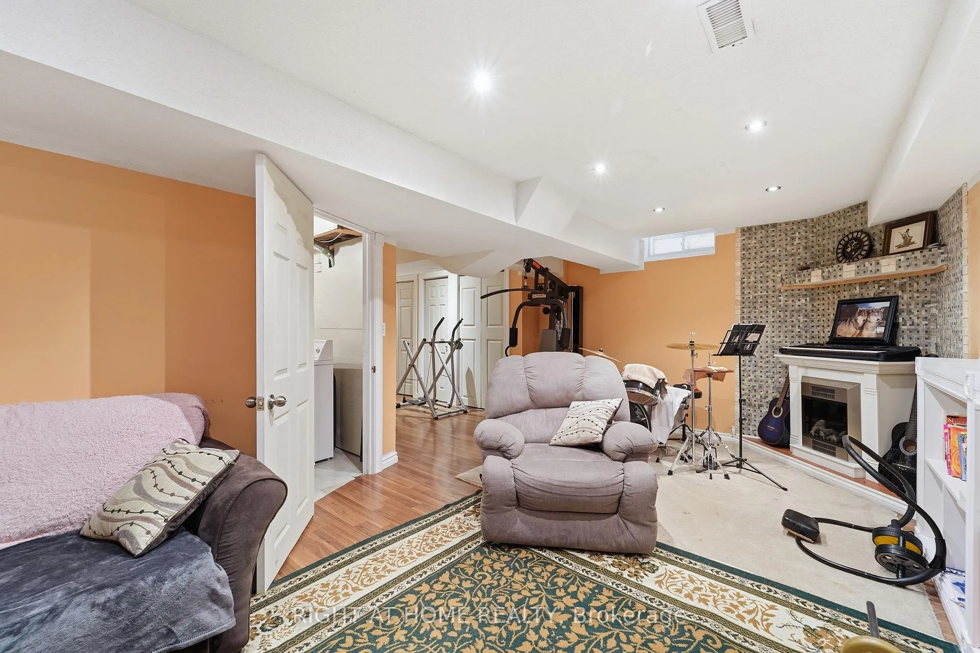 Photo 24 of 83 Headwater Road, Caledon, Bolton West — HOMEH