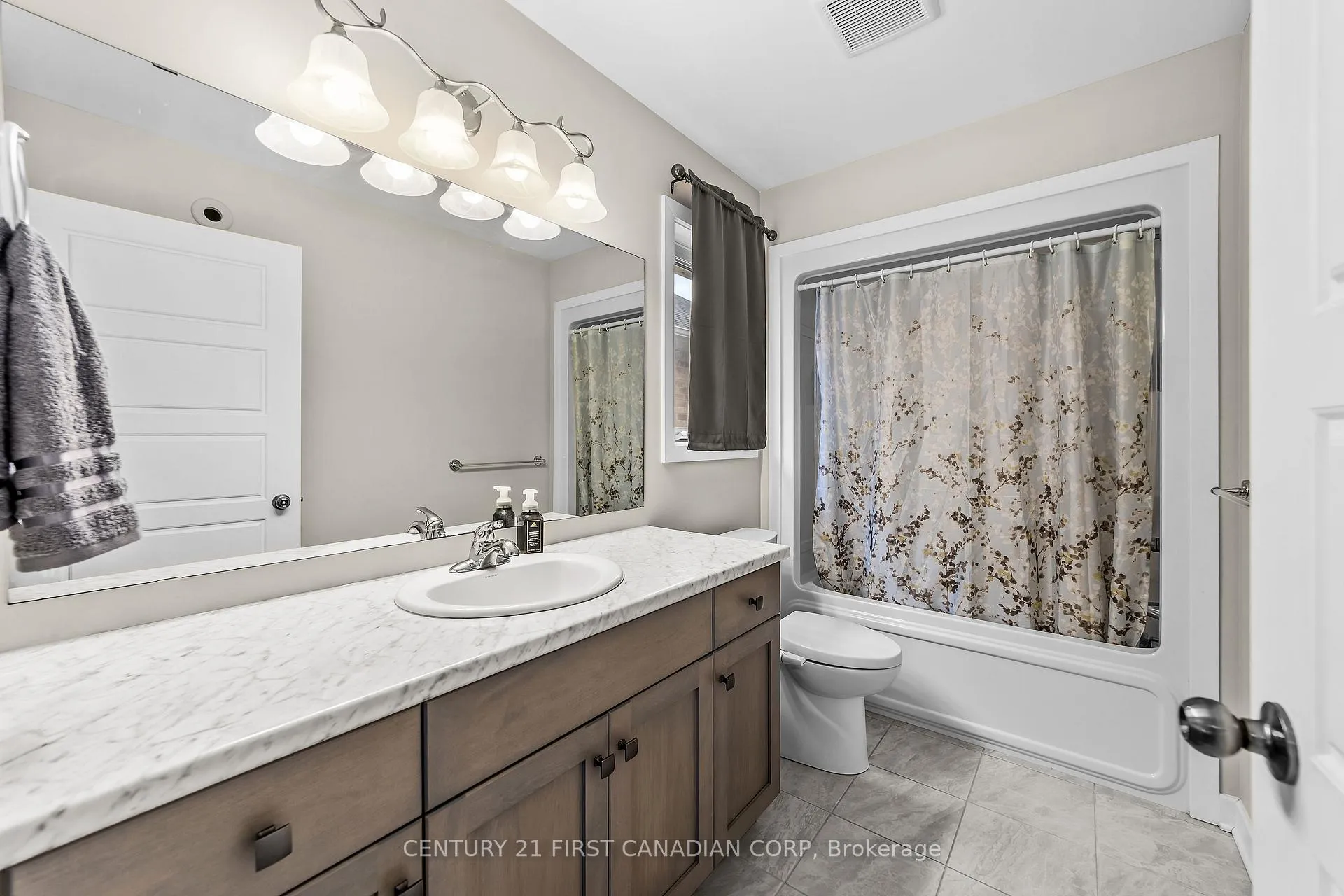 Photo 15 of 41 Ambrosia Path, St. Thomas — HOMEH