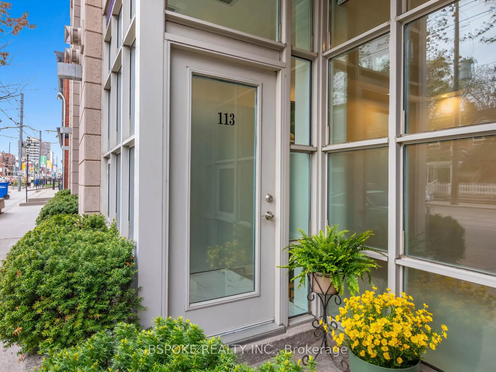 Photo 3 of Unit 113, 437 Roncesvalles Avenue, Toronto, Roncesvalles — HOMEH