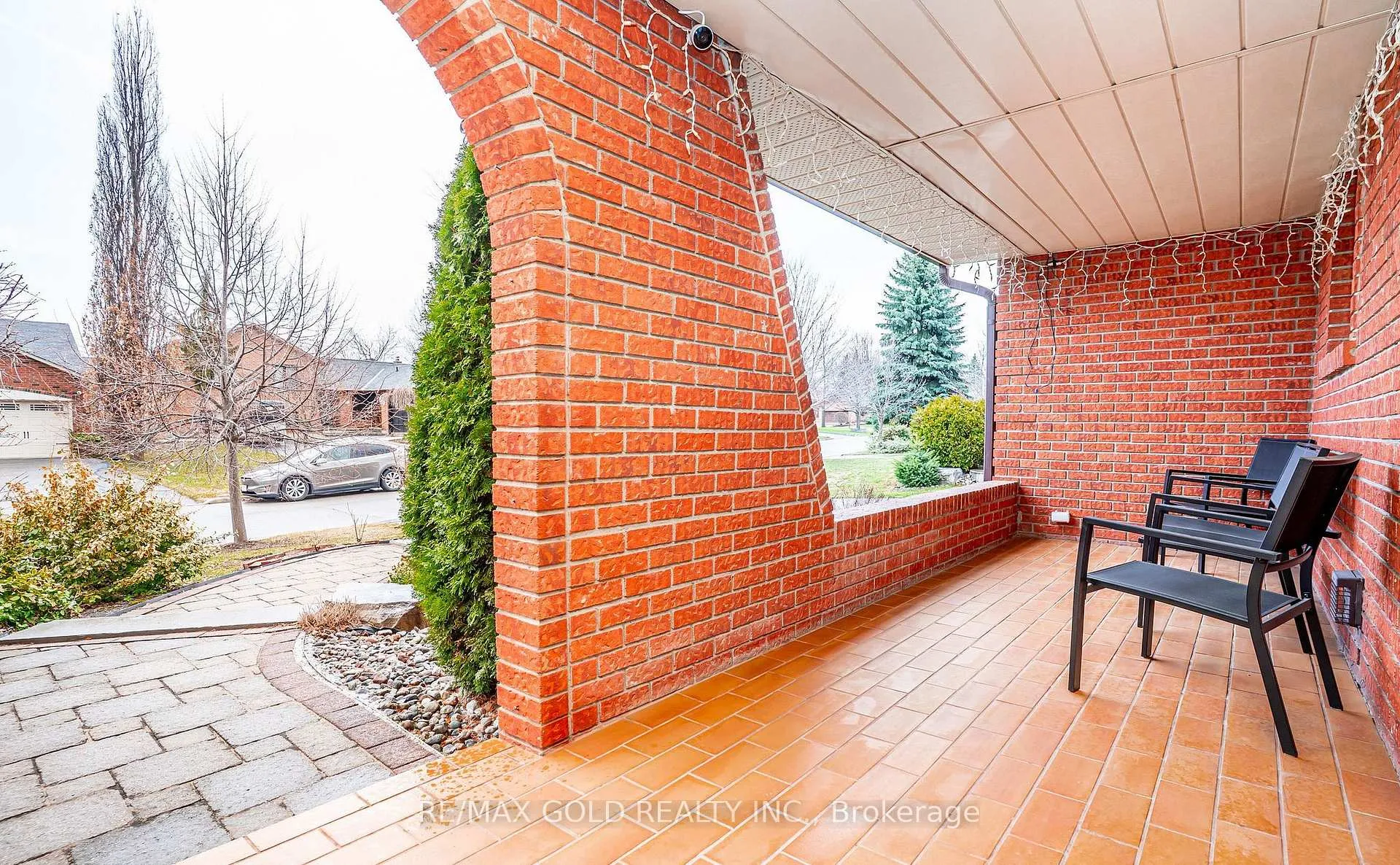 Photo 4 of 8 Oldham Crescent, Brampton, Snelgrove — HOMEH