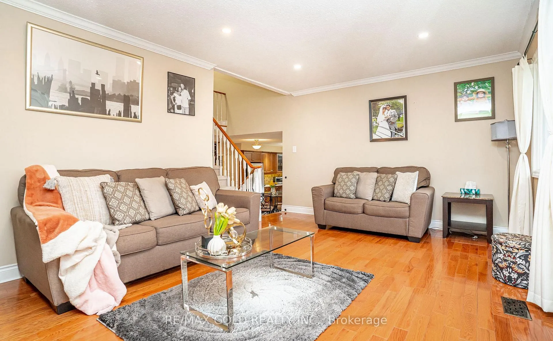 Photo 17 of 8 Oldham Crescent, Brampton, Snelgrove — HOMEH