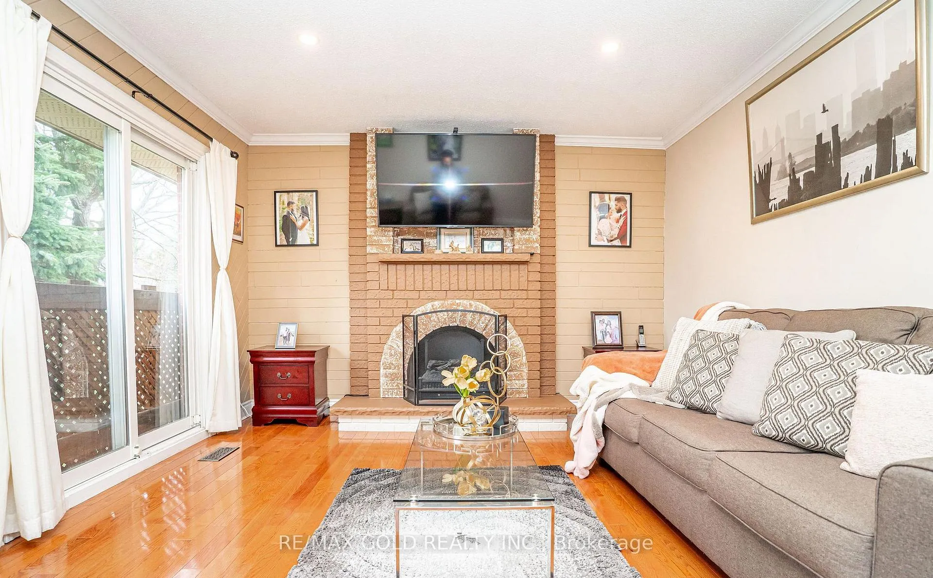 Photo 18 of 8 Oldham Crescent, Brampton, Snelgrove — HOMEH