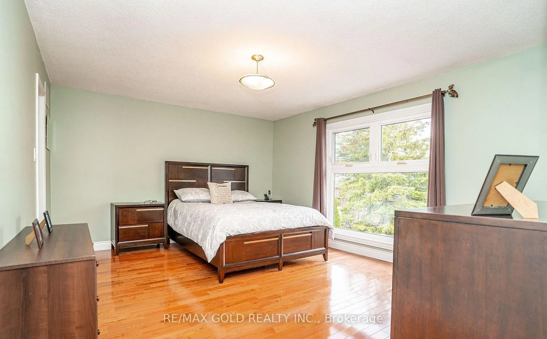 Photo 20 of 8 Oldham Crescent, Brampton, Snelgrove — HOMEH