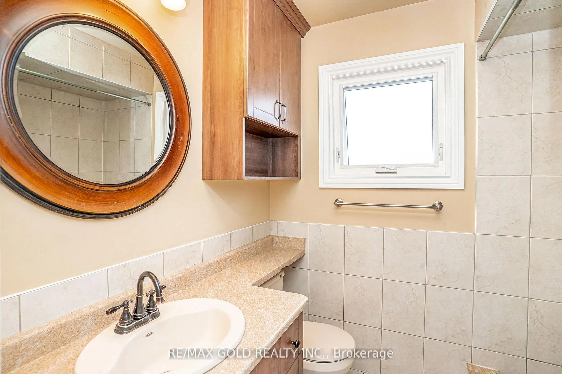 Photo 23 of 8 Oldham Crescent, Brampton, Snelgrove — HOMEH
