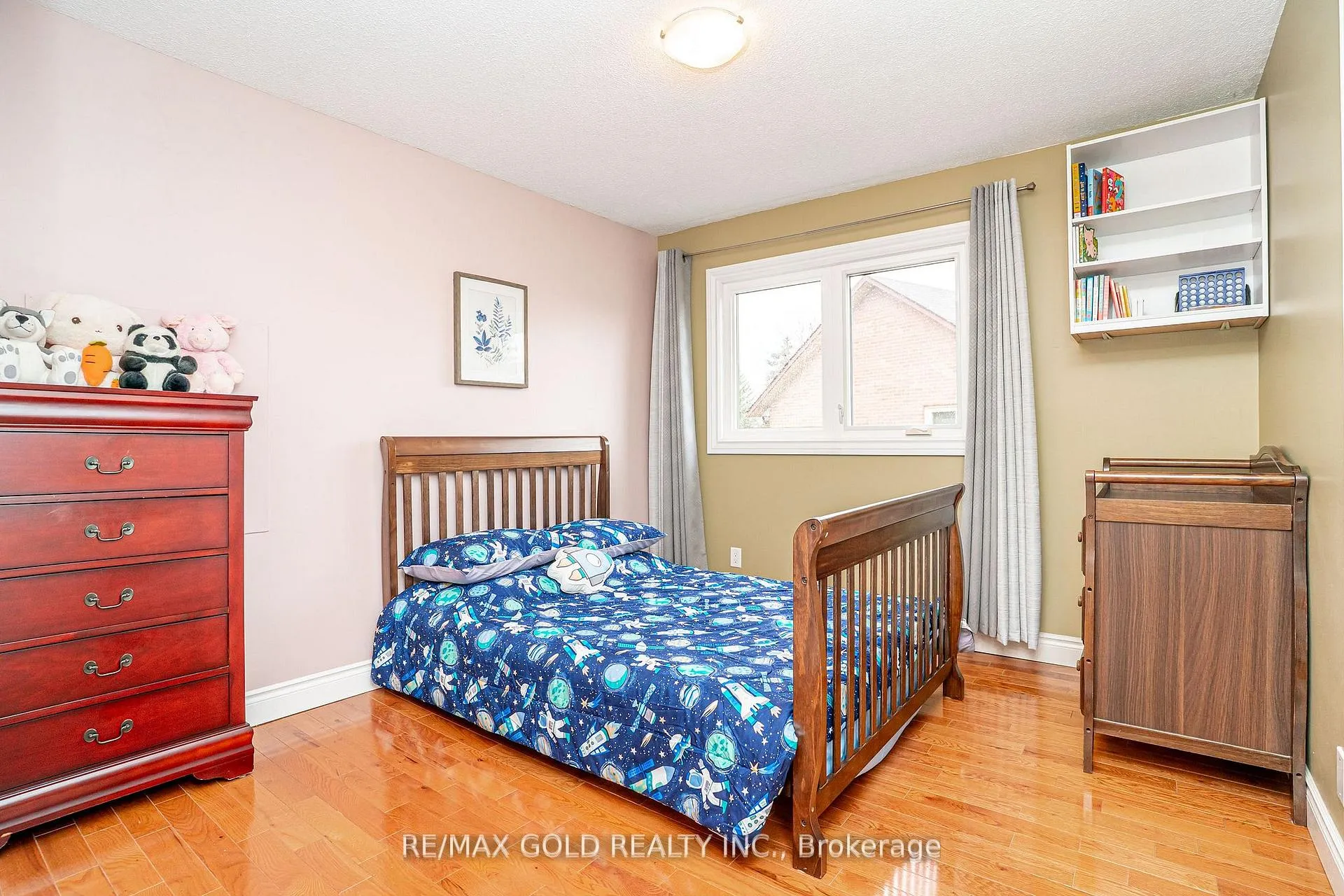 Photo 24 of 8 Oldham Crescent, Brampton, Snelgrove — HOMEH