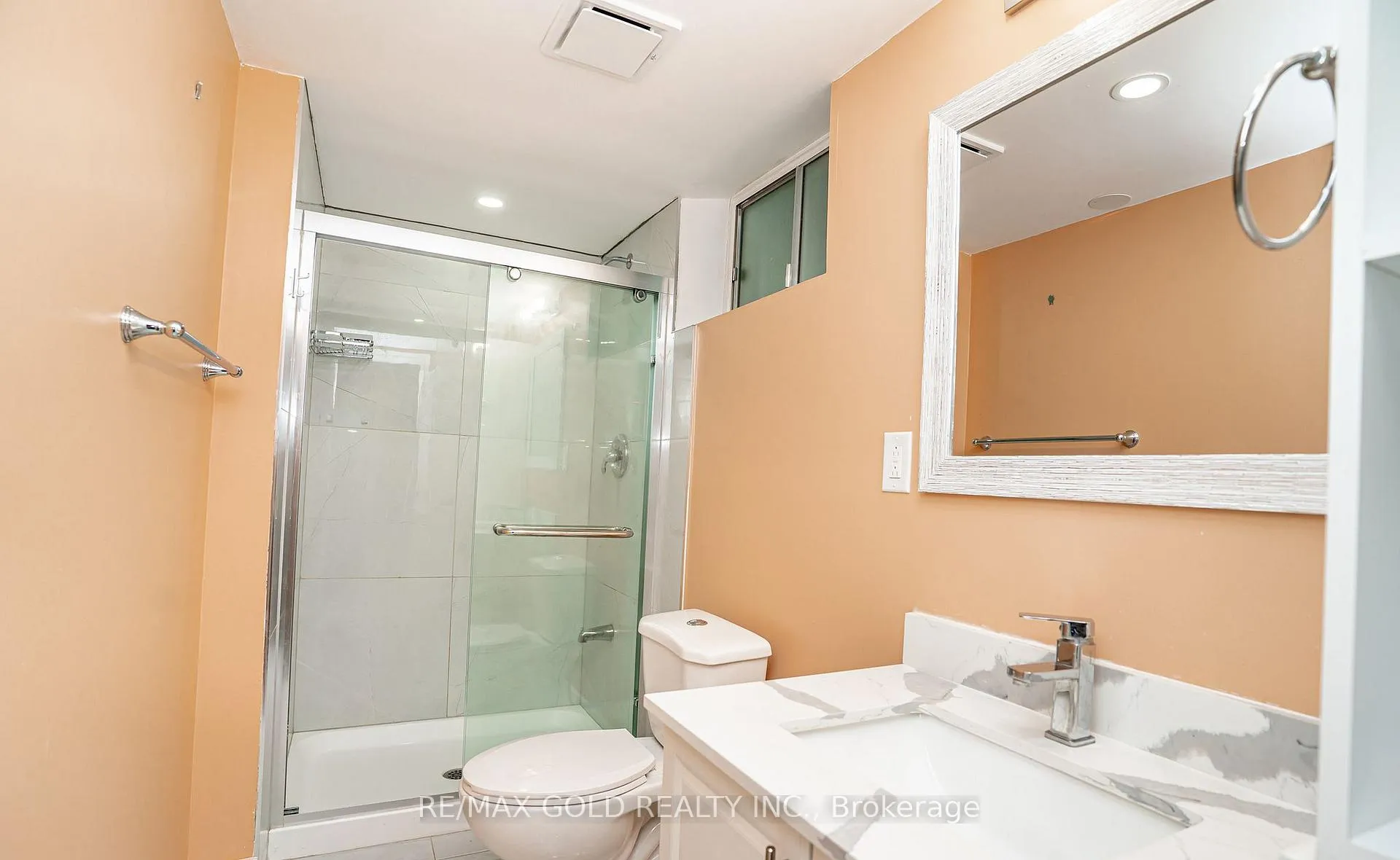 Photo 37 of 8 Oldham Crescent, Brampton, Snelgrove — HOMEH