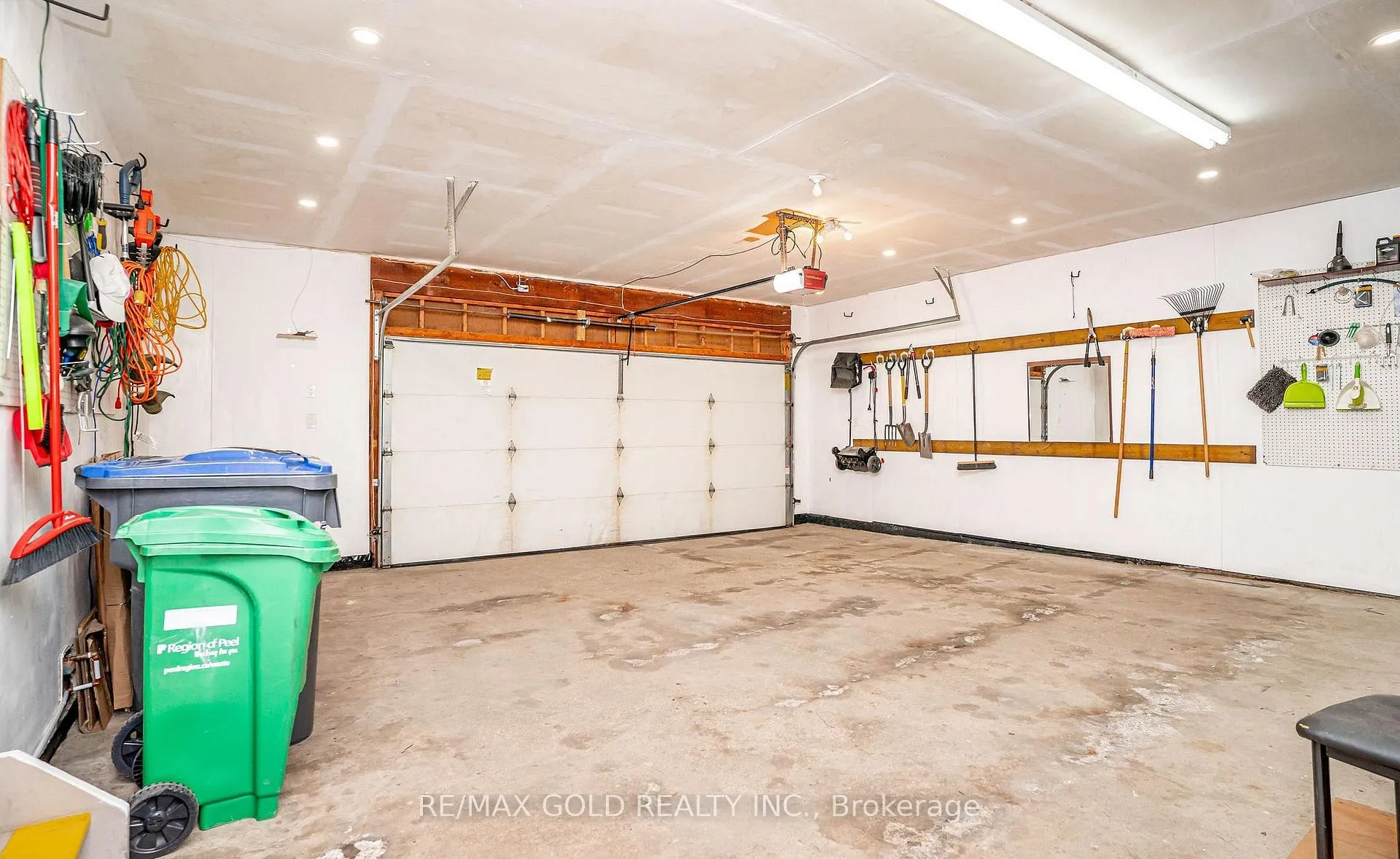 Photo 40 of 8 Oldham Crescent, Brampton, Snelgrove — HOMEH