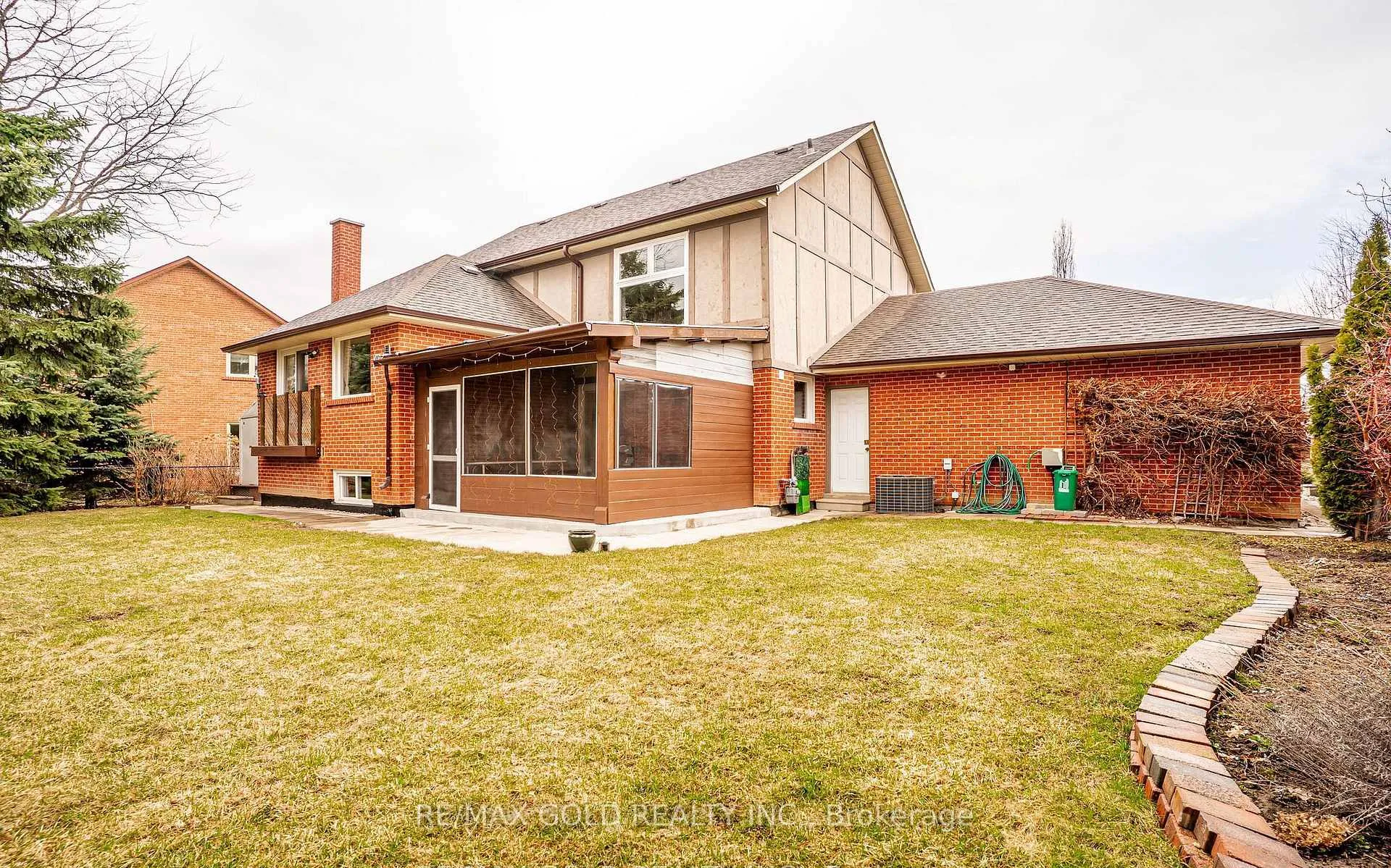 Photo 42 of 8 Oldham Crescent, Brampton, Snelgrove — HOMEH
