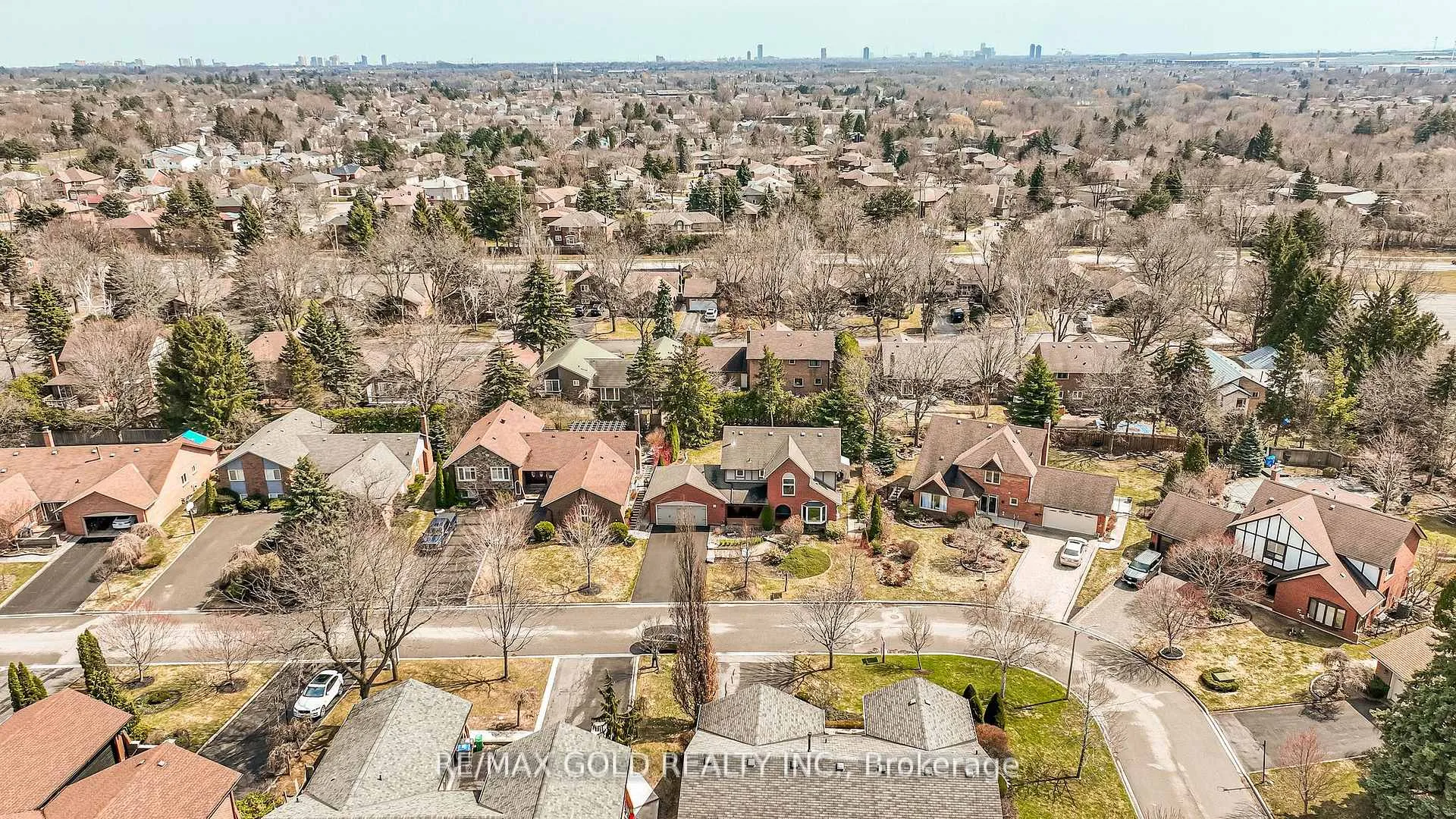 Photo 47 of 8 Oldham Crescent, Brampton, Snelgrove — HOMEH